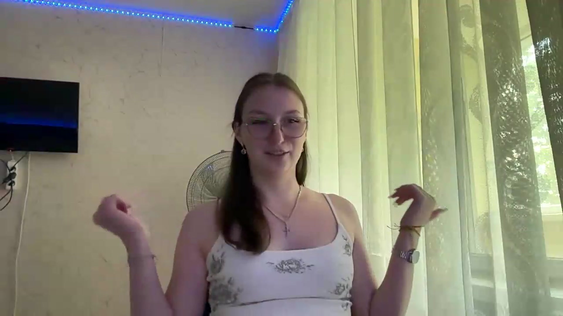 Gallery image thumbnail from SaraJay's myfreecams stream on, 07/16/2026, 11:19 image 13 of 20