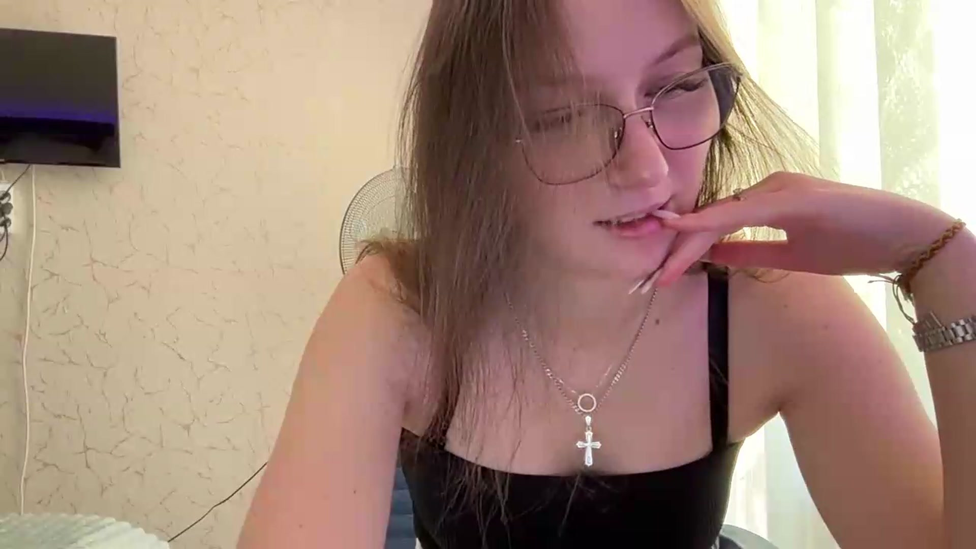 Gallery image thumbnail from SaraJay's myfreecams stream on, 07/18/2026, 12:18 image 6 of 20