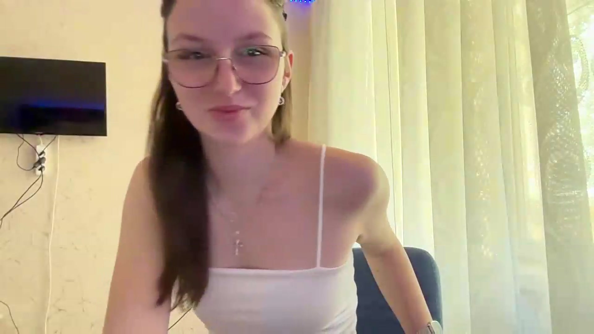 Gallery image thumbnail from SaraJay's myfreecams stream on, 07/19/2026, 13:01 image 4 of 20