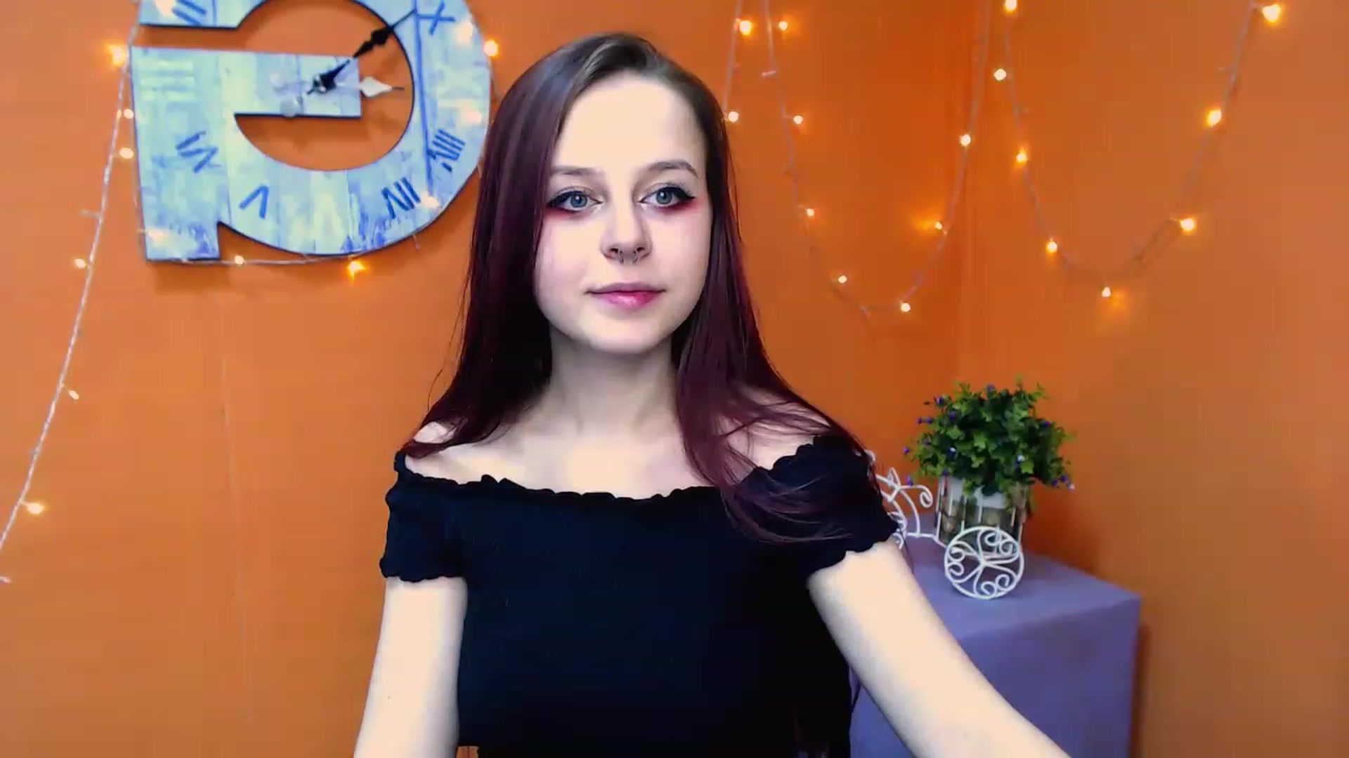 Gallery image thumbnail from SaraLipss_'s myfreecams stream on, 03/31/2023, 13:53 image 19 of 20