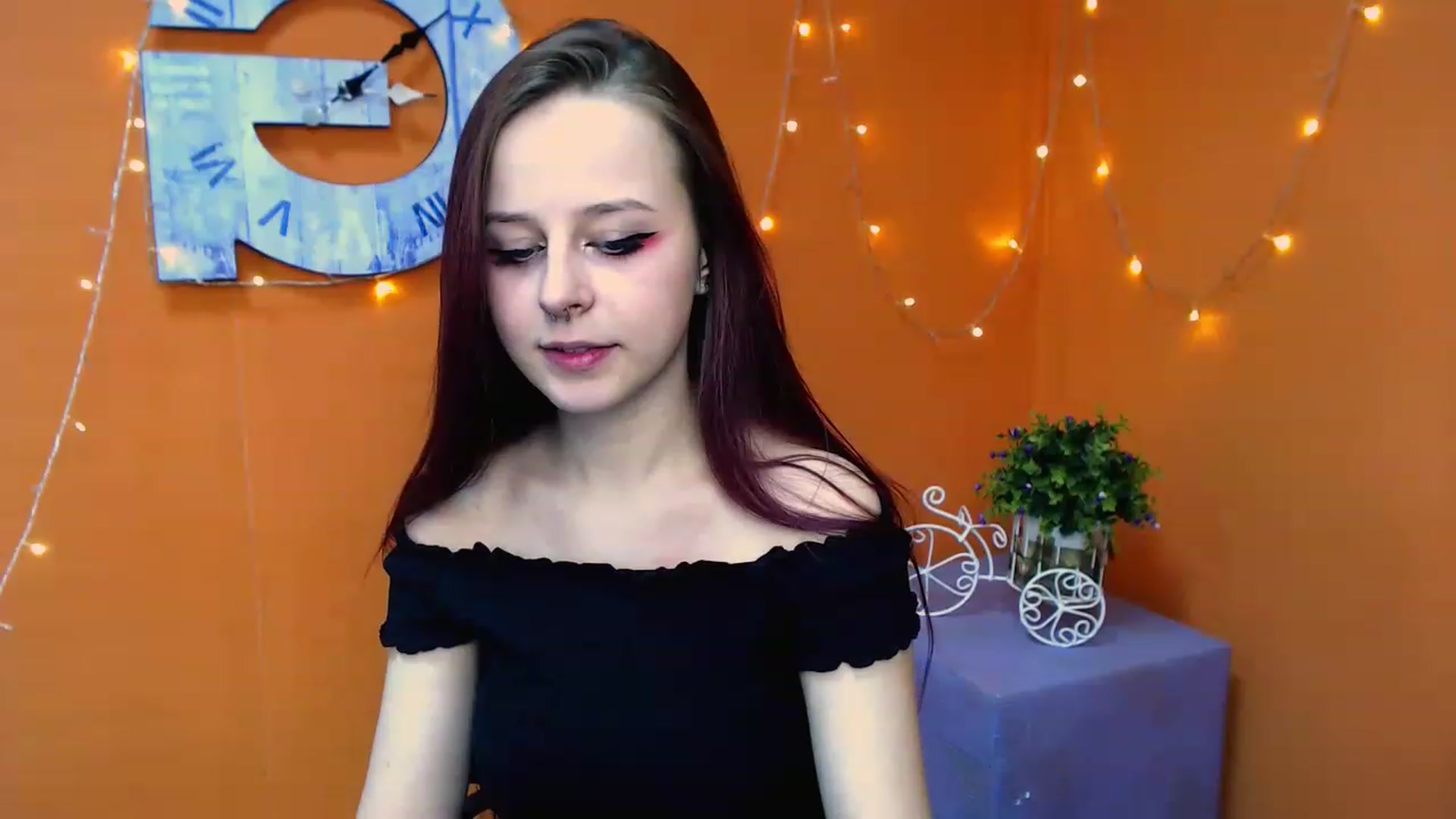 Gallery image thumbnail from SaraLipss_'s myfreecams stream on, 03/31/2023, 13:53 image 8 of 20