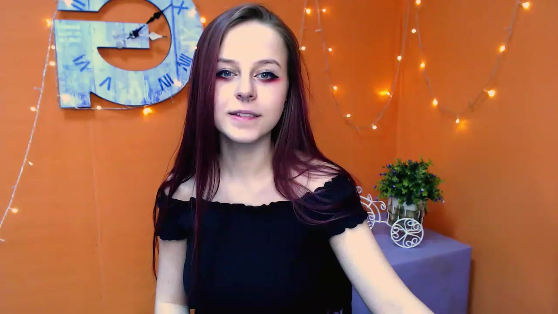 Gallery image thumbnail from SaraLipss_'s myfreecams stream on, 03/31/2023, 13:53 image 17 of 20
