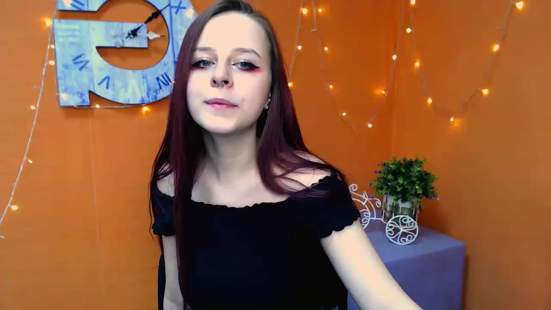 Gallery image thumbnail from SaraLipss_'s myfreecams stream on, 03/31/2023, 13:53 image 13 of 20