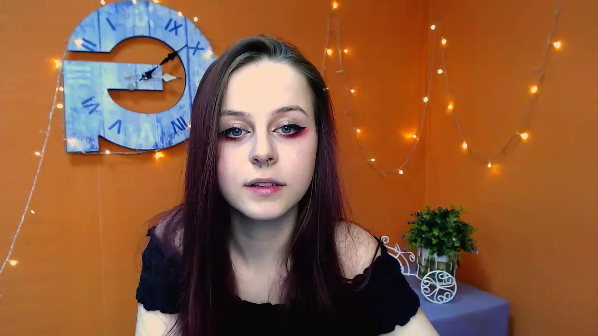 Gallery image thumbnail from SaraLipss_'s myfreecams stream on, 03/31/2023, 17:31 image 15 of 20