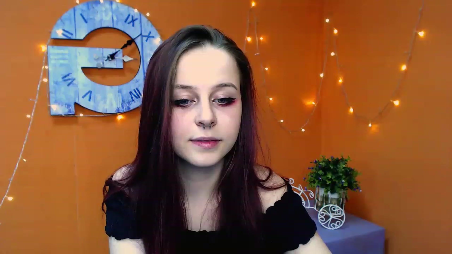 Gallery image thumbnail from SaraLipss_'s myfreecams stream on, 03/31/2023, 17:31 image 5 of 20