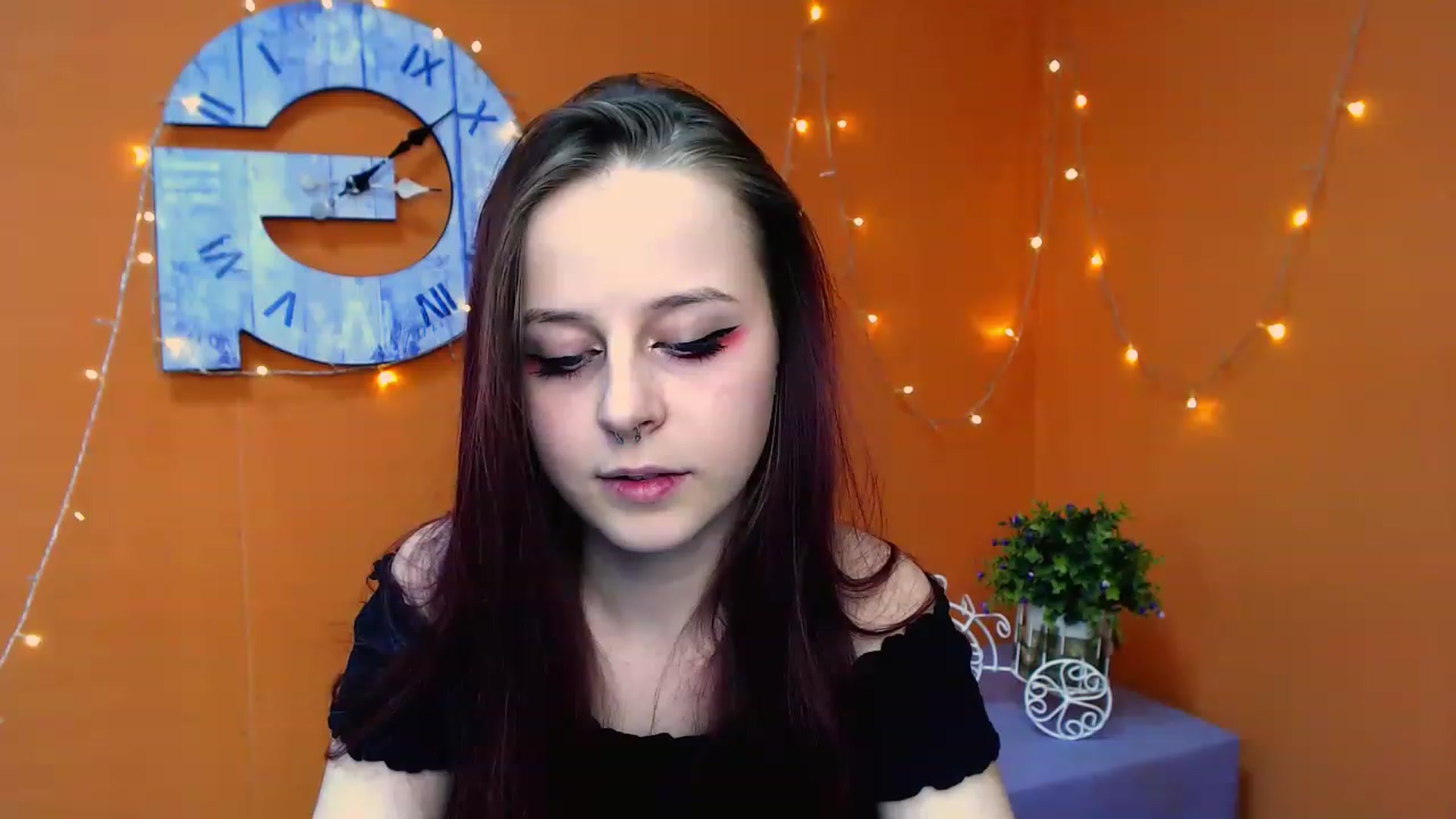 Gallery image thumbnail from SaraLipss_'s myfreecams stream on, 03/31/2023, 17:31 image 8 of 20