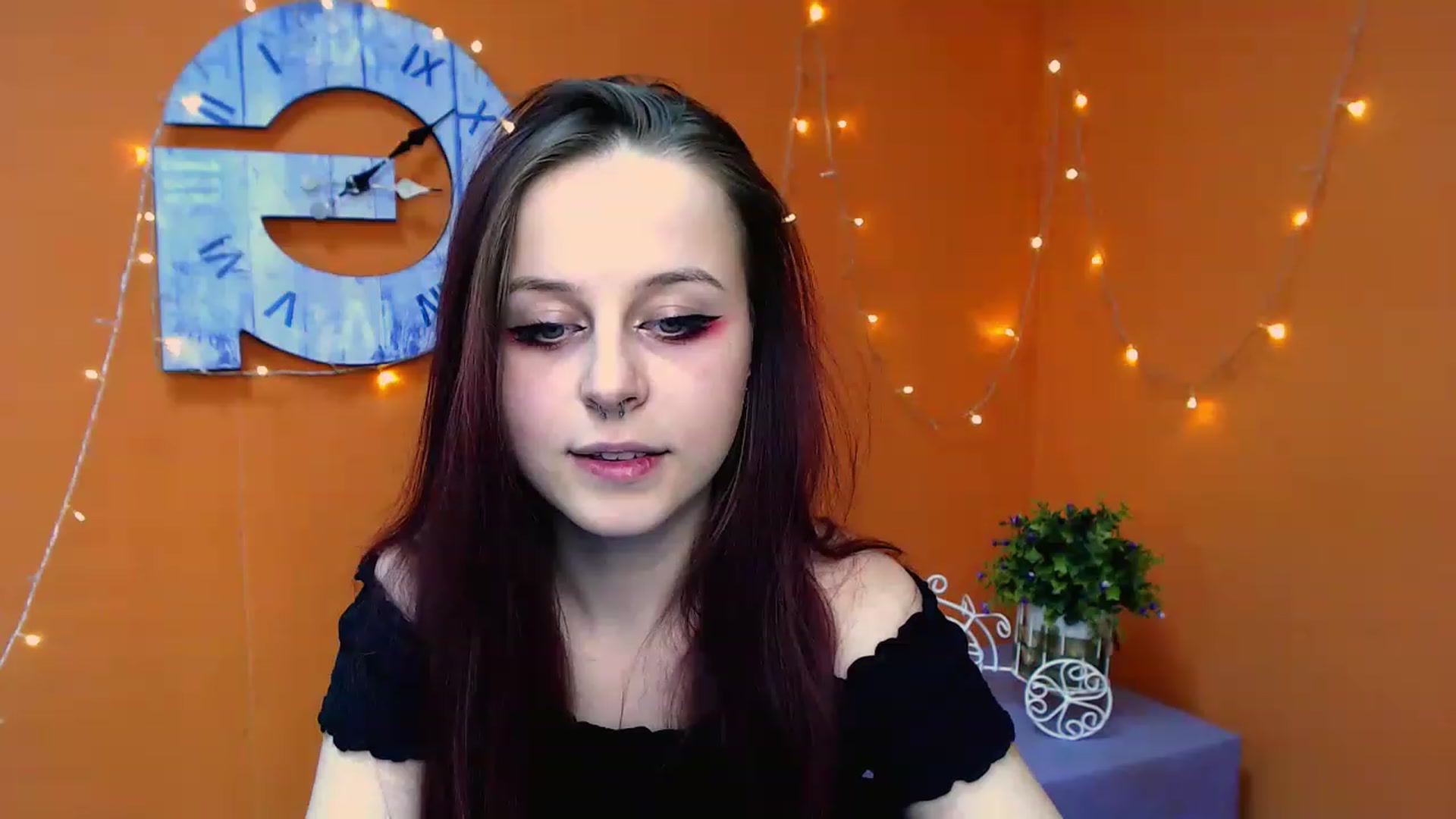 Gallery image thumbnail from SaraLipss_'s myfreecams stream on, 03/31/2023, 17:31 image 2 of 20
