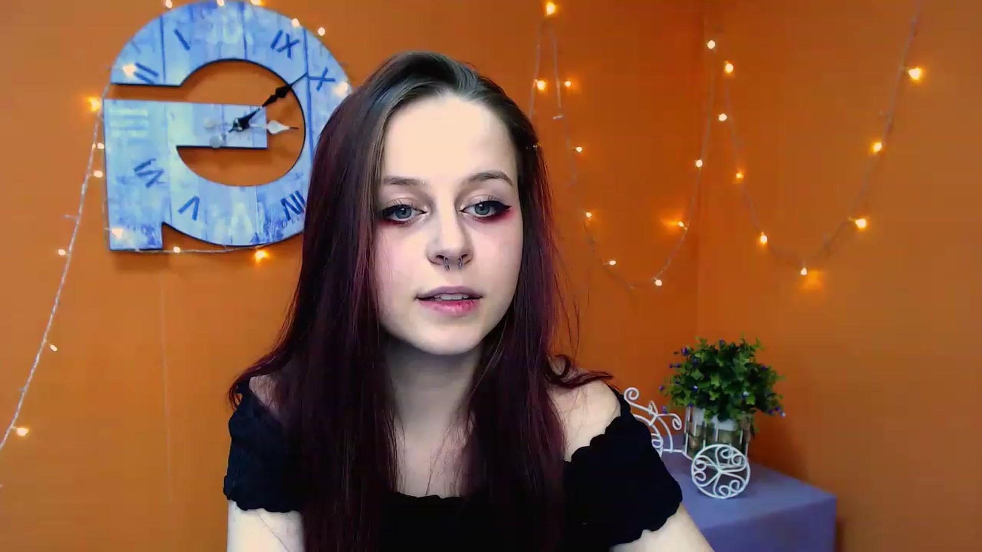 Gallery image thumbnail from SaraLipss_'s myfreecams stream on, 03/31/2023, 17:31 image 3 of 20