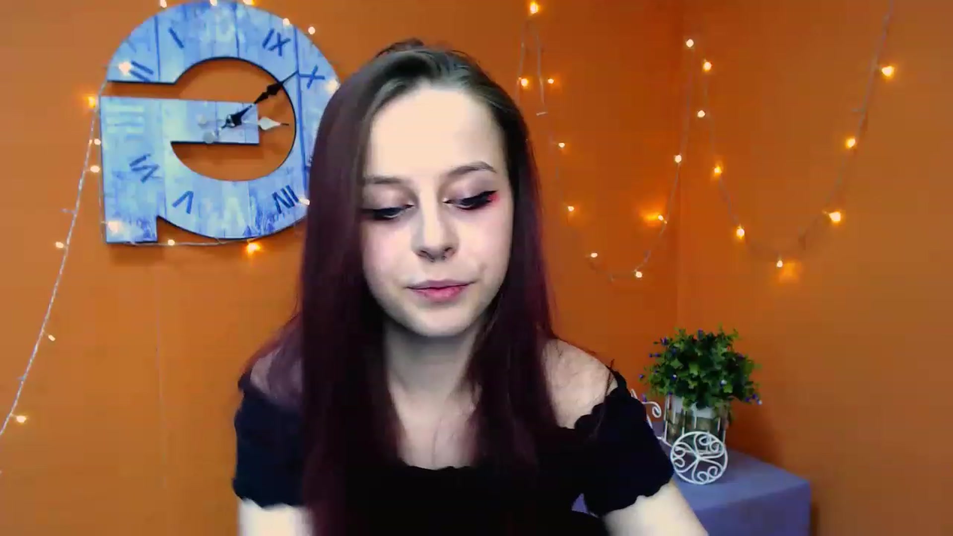 Gallery image thumbnail from SaraLipss_'s myfreecams stream on, 03/31/2023, 17:31 image 17 of 20