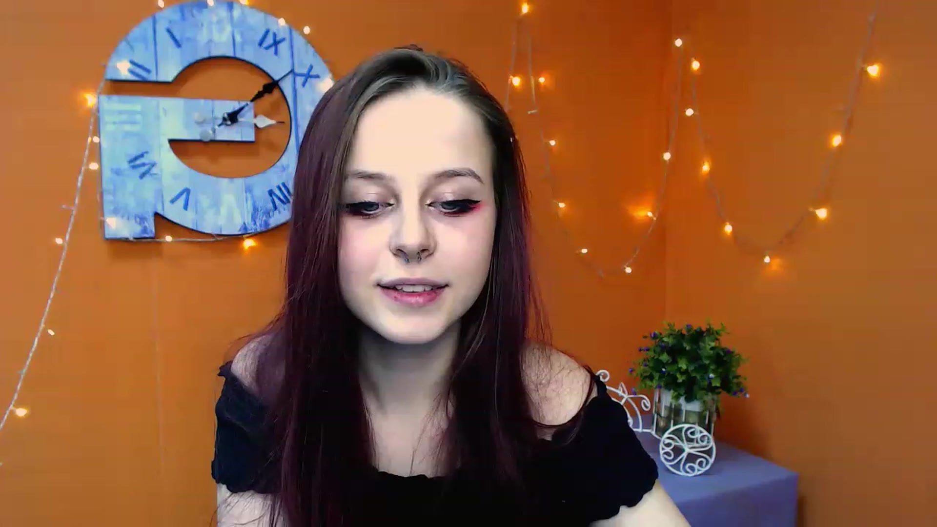 Gallery image thumbnail from SaraLipss_'s myfreecams stream on, 03/31/2023, 17:31 image 12 of 20