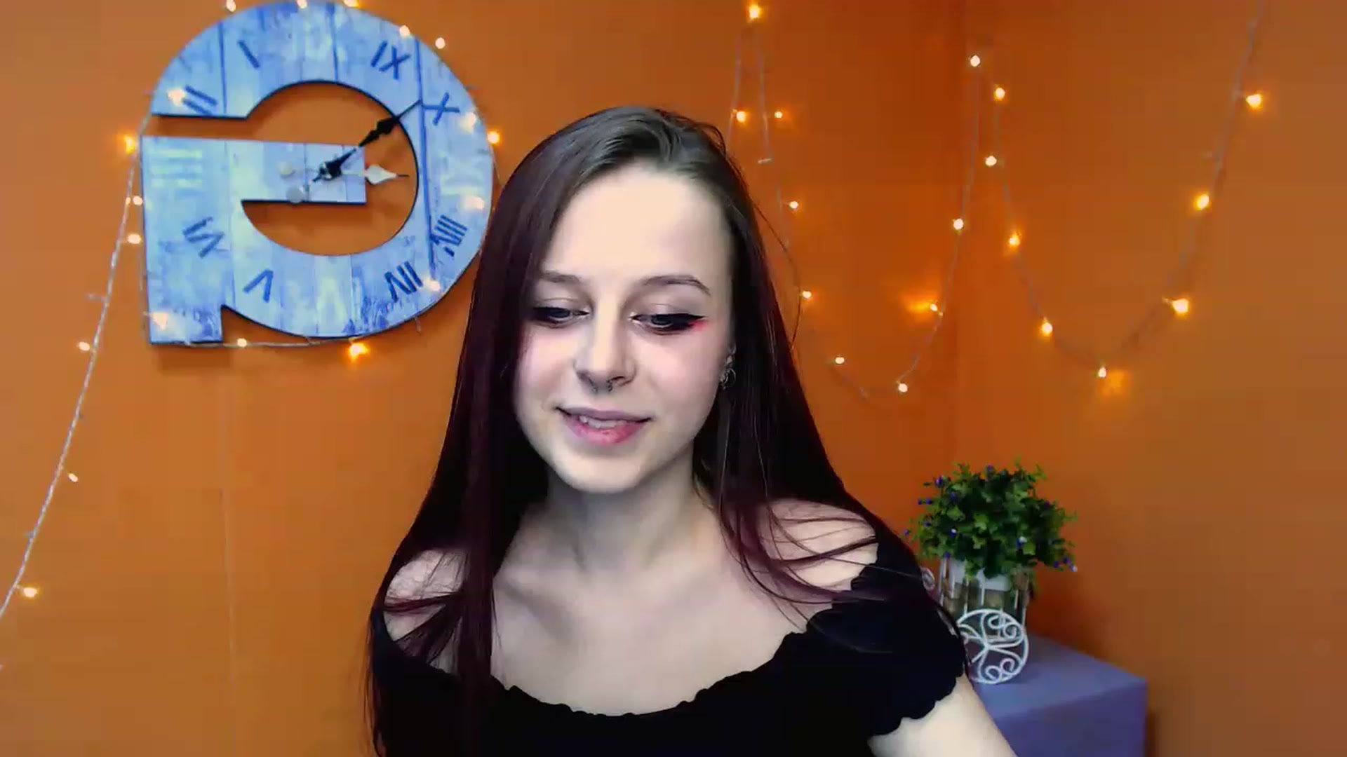 Gallery image thumbnail from SaraLipss_'s myfreecams stream on, 03/31/2023, 18:29 image 16 of 20