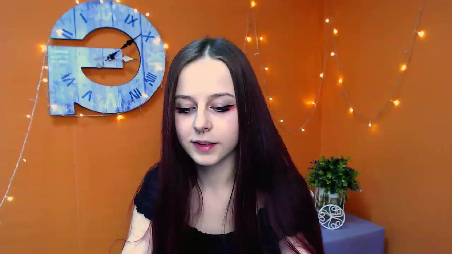 Gallery image thumbnail from SaraLipss_'s myfreecams stream on, 03/31/2023, 18:29 image 1 of 20
