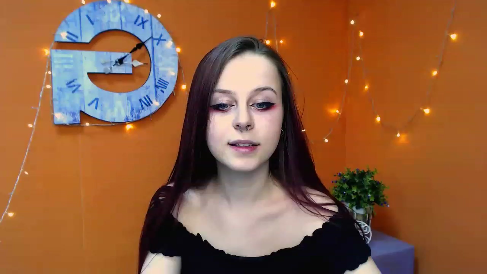 Gallery image thumbnail from SaraLipss_'s myfreecams stream on, 03/31/2023, 18:29 image 15 of 20