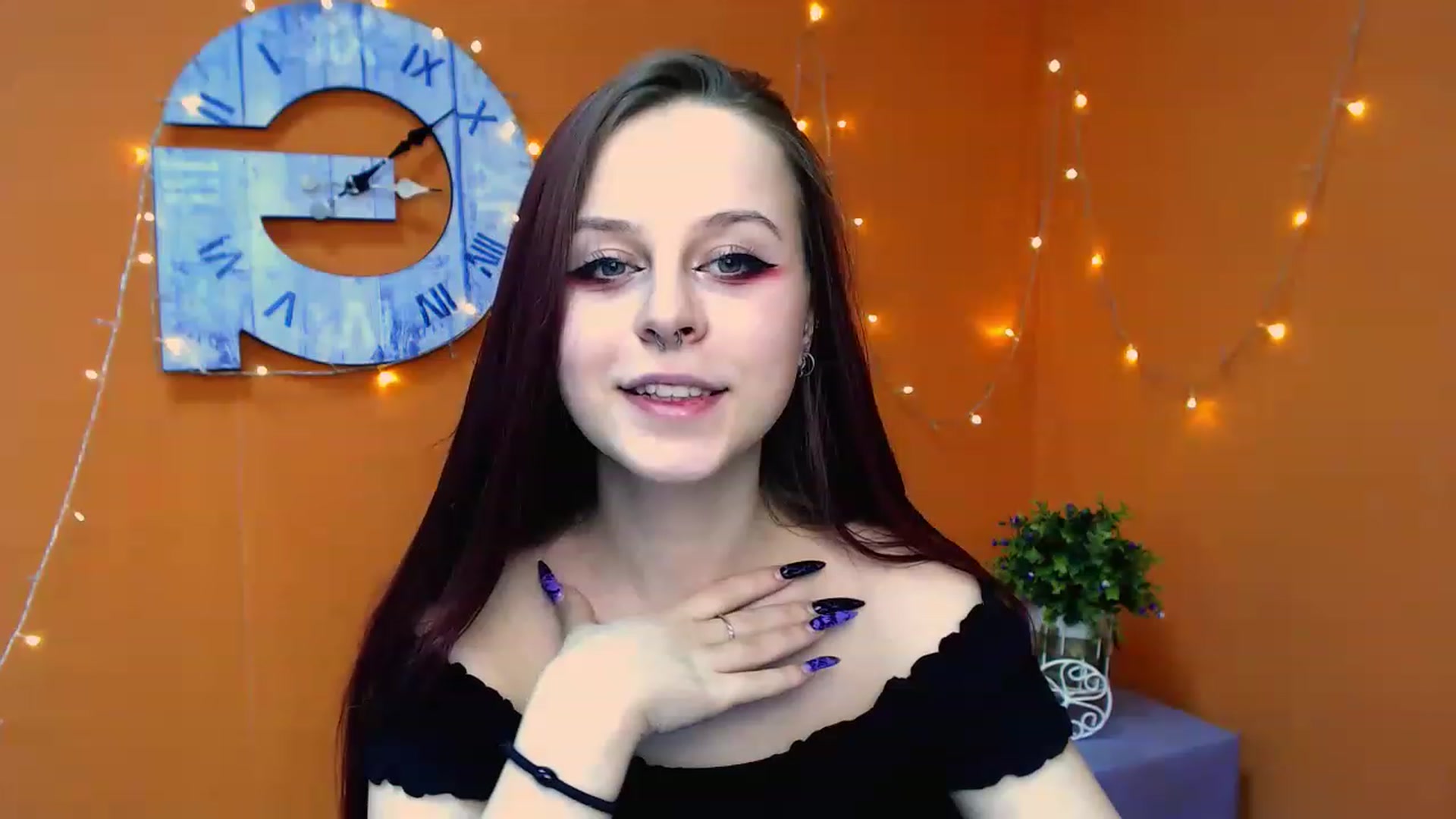 Gallery image thumbnail from SaraLipss_'s myfreecams stream on, 03/31/2023, 18:29 image 12 of 20