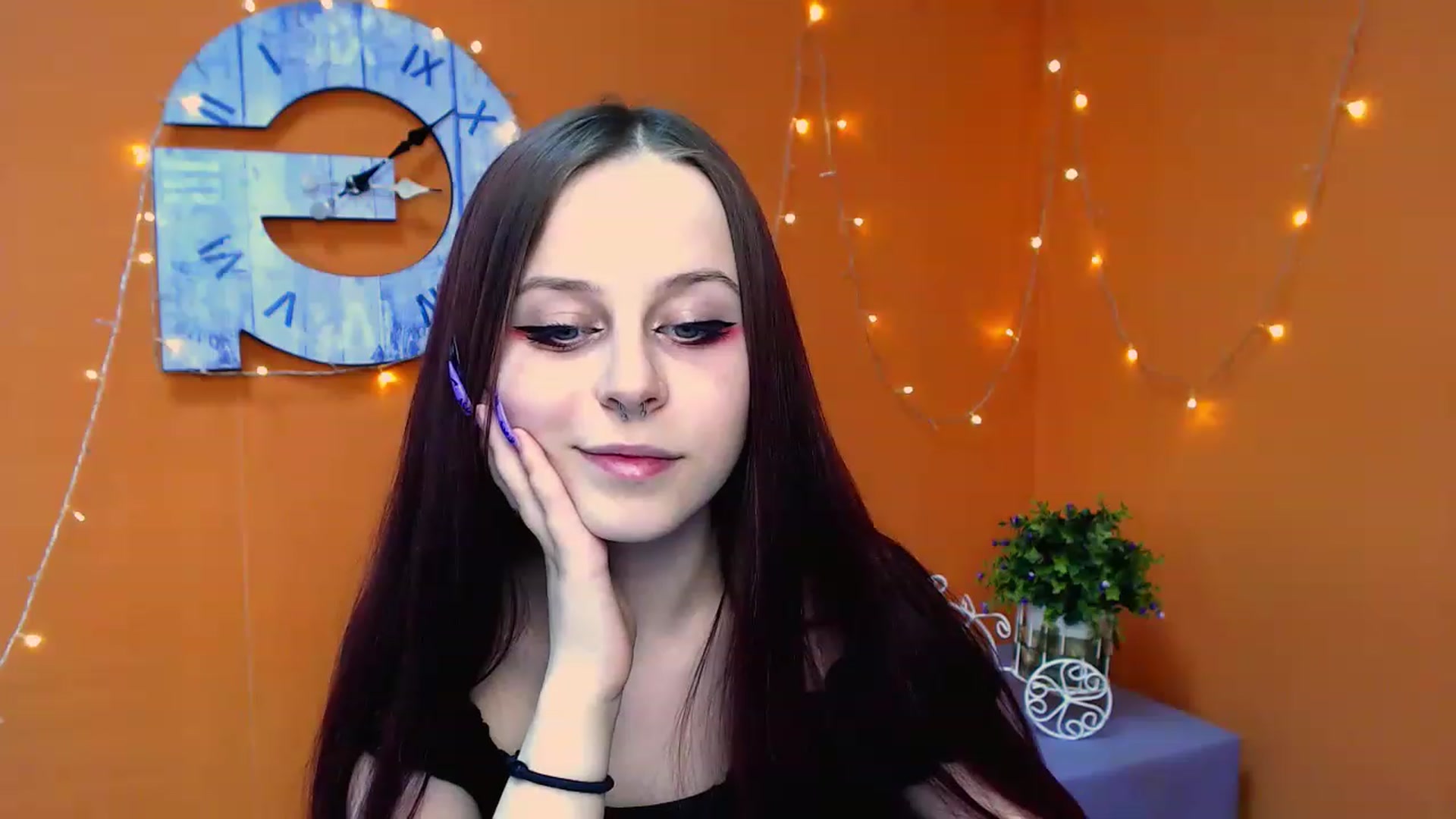 Gallery image thumbnail from SaraLipss_'s myfreecams stream on, 03/31/2023, 18:29 image 3 of 20