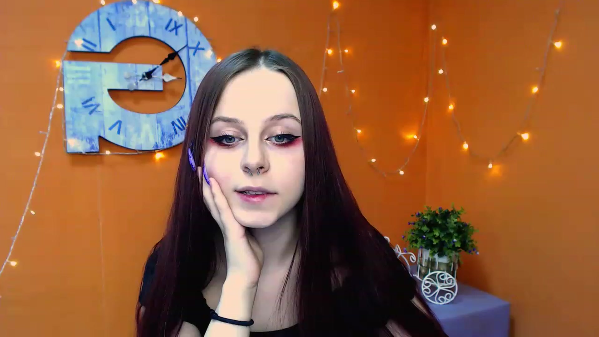 Gallery image thumbnail from SaraLipss_'s myfreecams stream on, 03/31/2023, 18:29 image 5 of 20