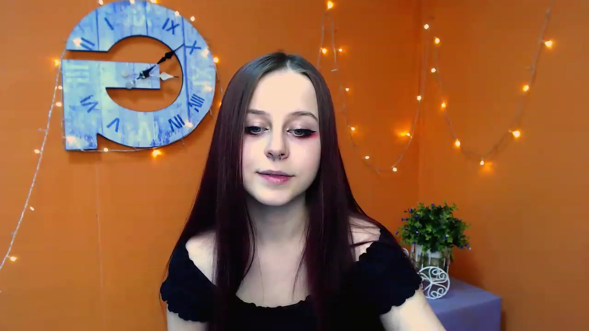 Gallery image thumbnail from SaraLipss_'s myfreecams stream on, 03/31/2023, 18:29 image 8 of 20