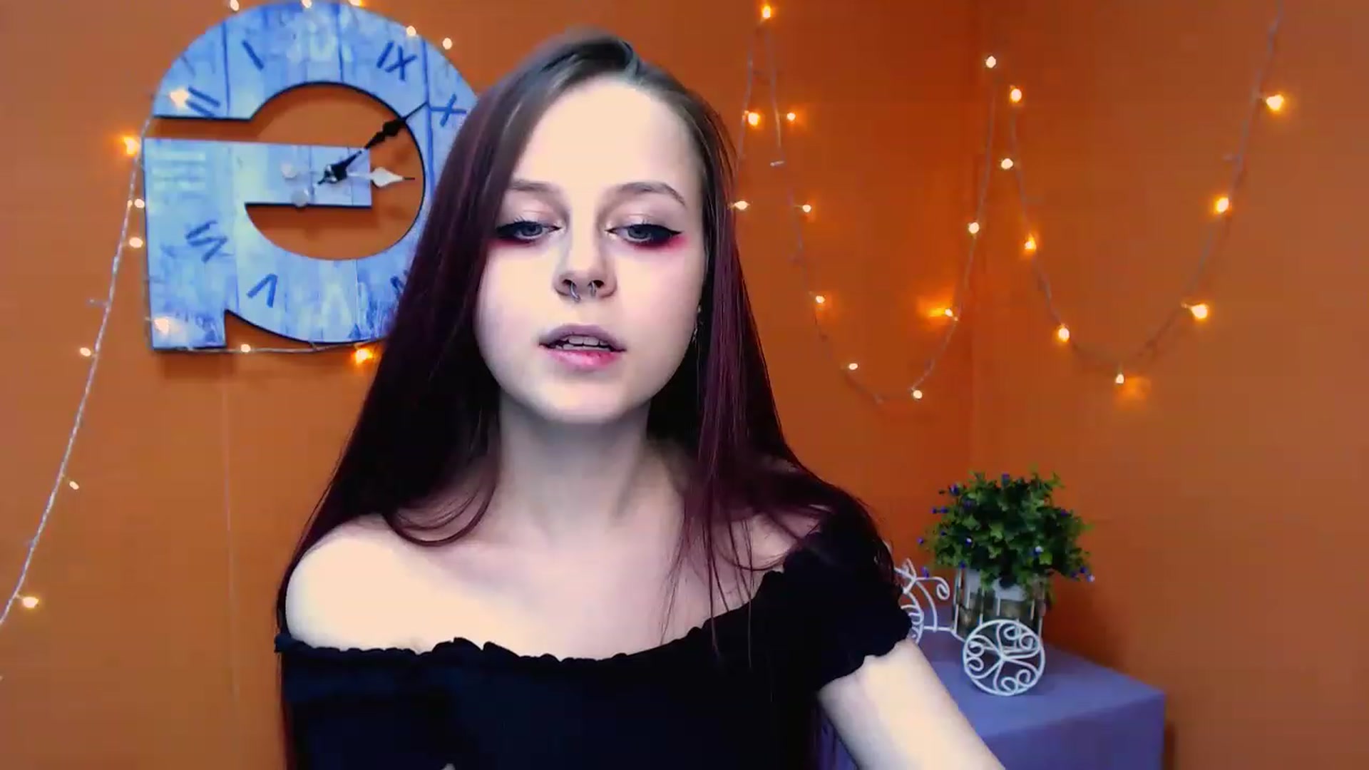 Gallery image thumbnail from SaraLipss_'s myfreecams stream on, 03/31/2023, 20:00 image 11 of 20