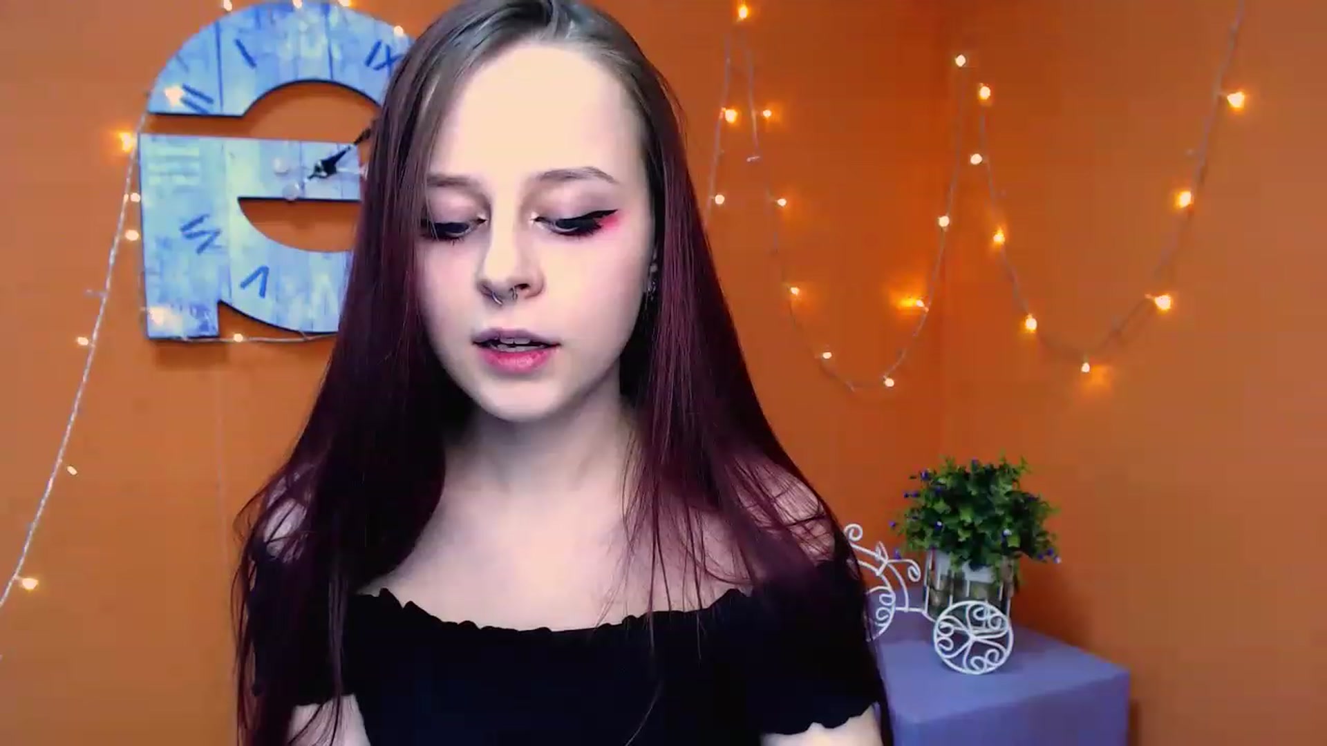 Gallery image thumbnail from SaraLipss_'s myfreecams stream on, 03/31/2023, 20:00 image 13 of 20