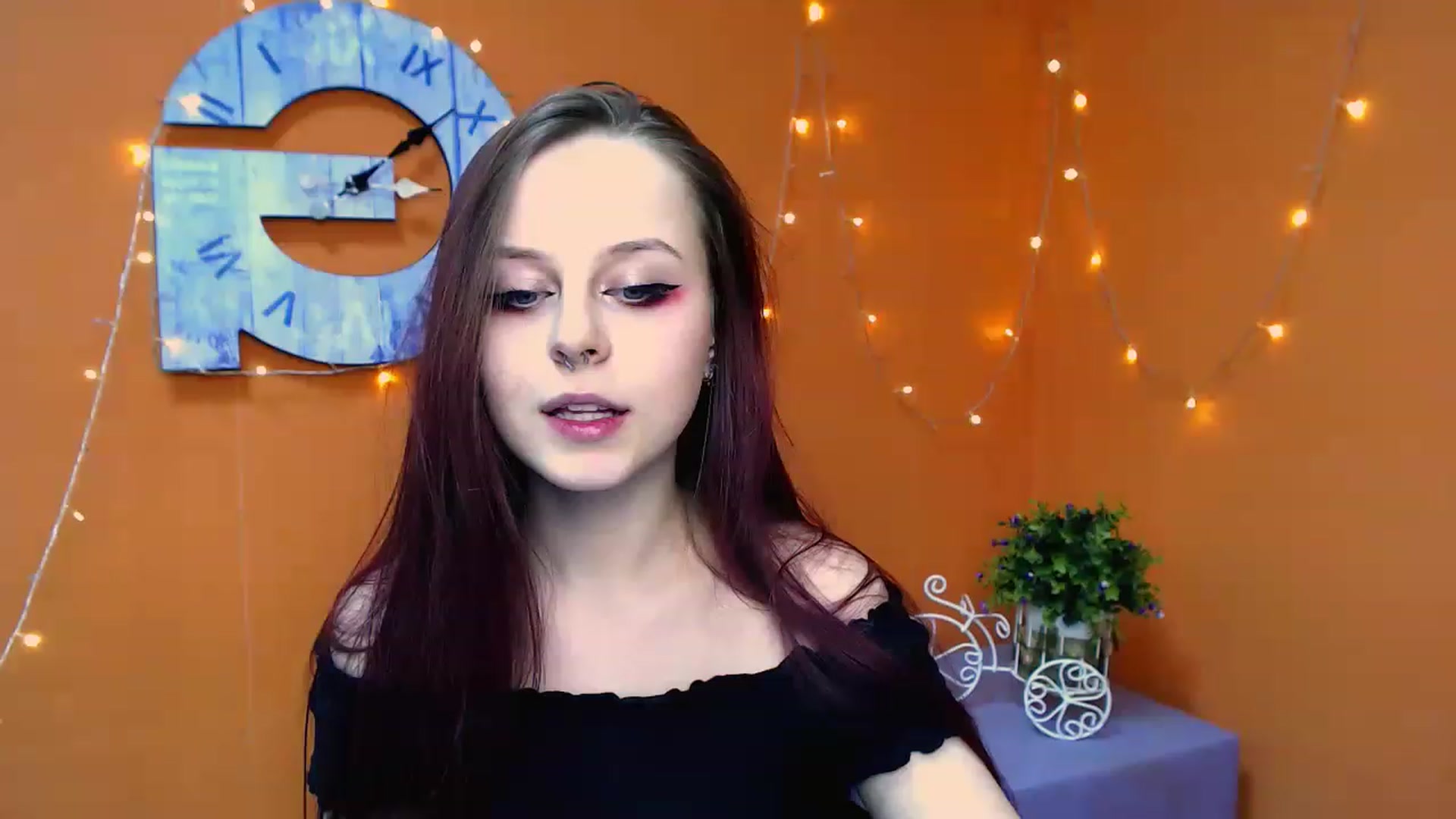 Gallery image thumbnail from SaraLipss_'s myfreecams stream on, 03/31/2023, 20:00 image 14 of 20