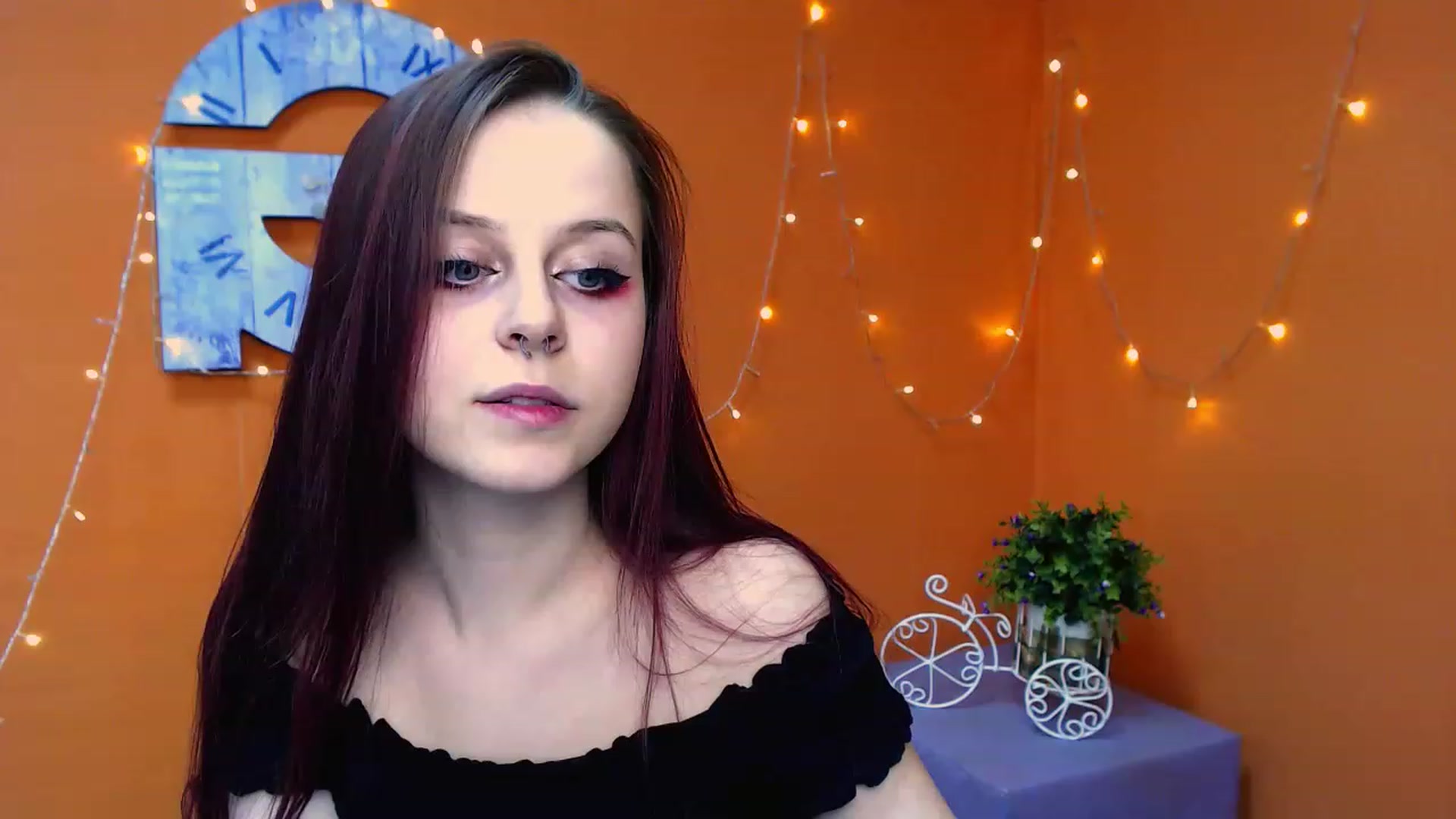 Gallery image thumbnail from SaraLipss_'s myfreecams stream on, 03/31/2023, 20:00 image 4 of 20