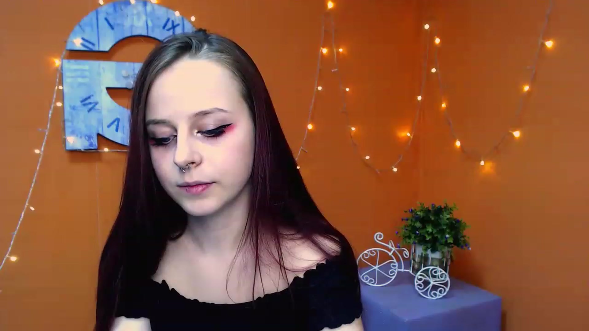 Gallery image thumbnail from SaraLipss_'s myfreecams stream on, 03/31/2023, 20:00 image 9 of 20