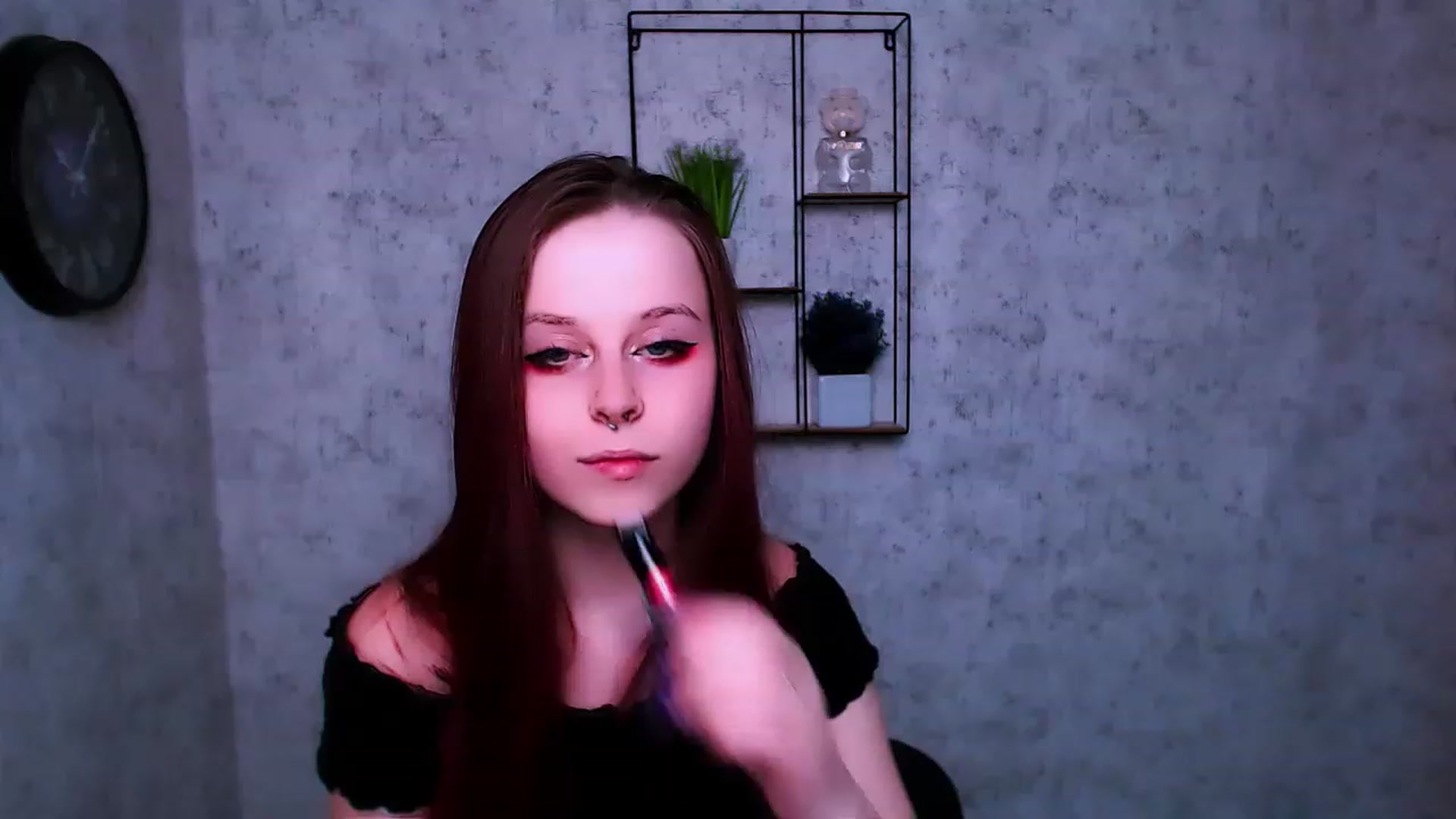 Gallery image thumbnail from SaraLipss_'s myfreecams stream on, 03/31/2023, 22:24 image 10 of 20