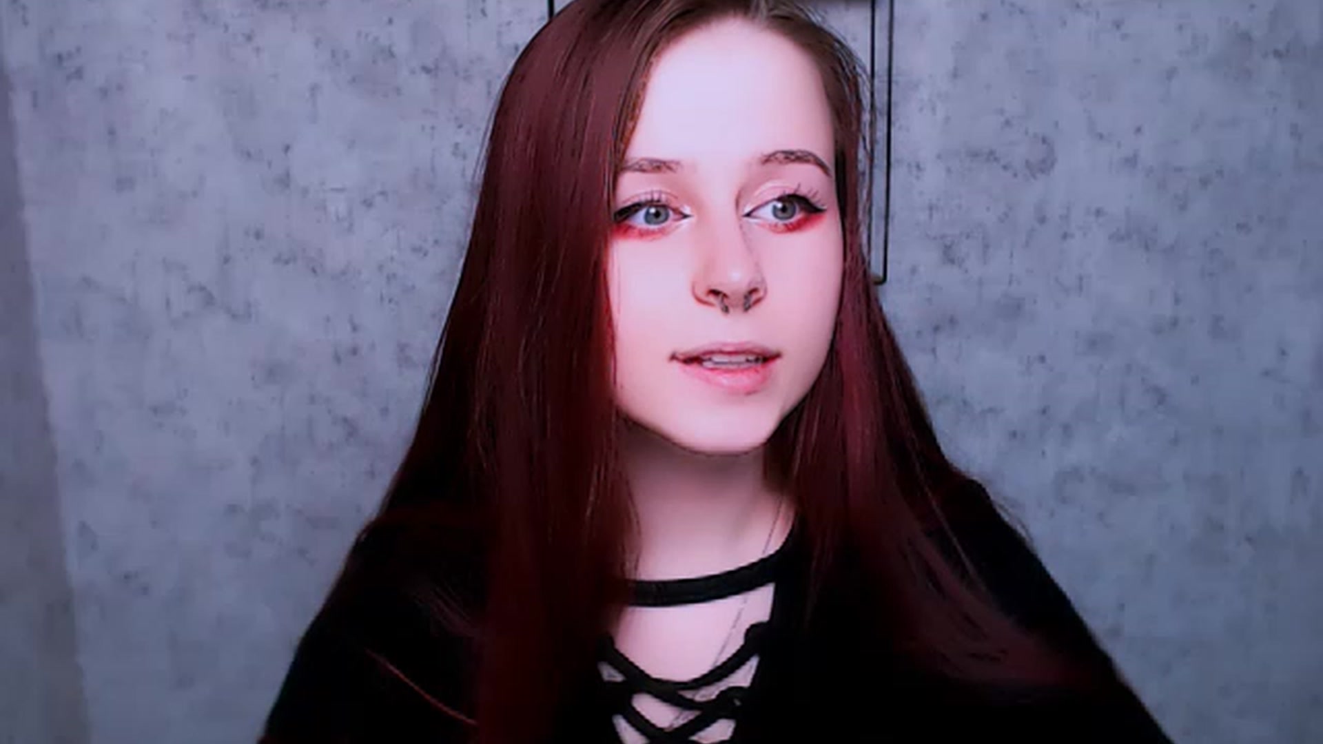 Gallery image thumbnail from SaraLipss_'s myfreecams stream on, 04/01/2023, 23:44 image 10 of 20