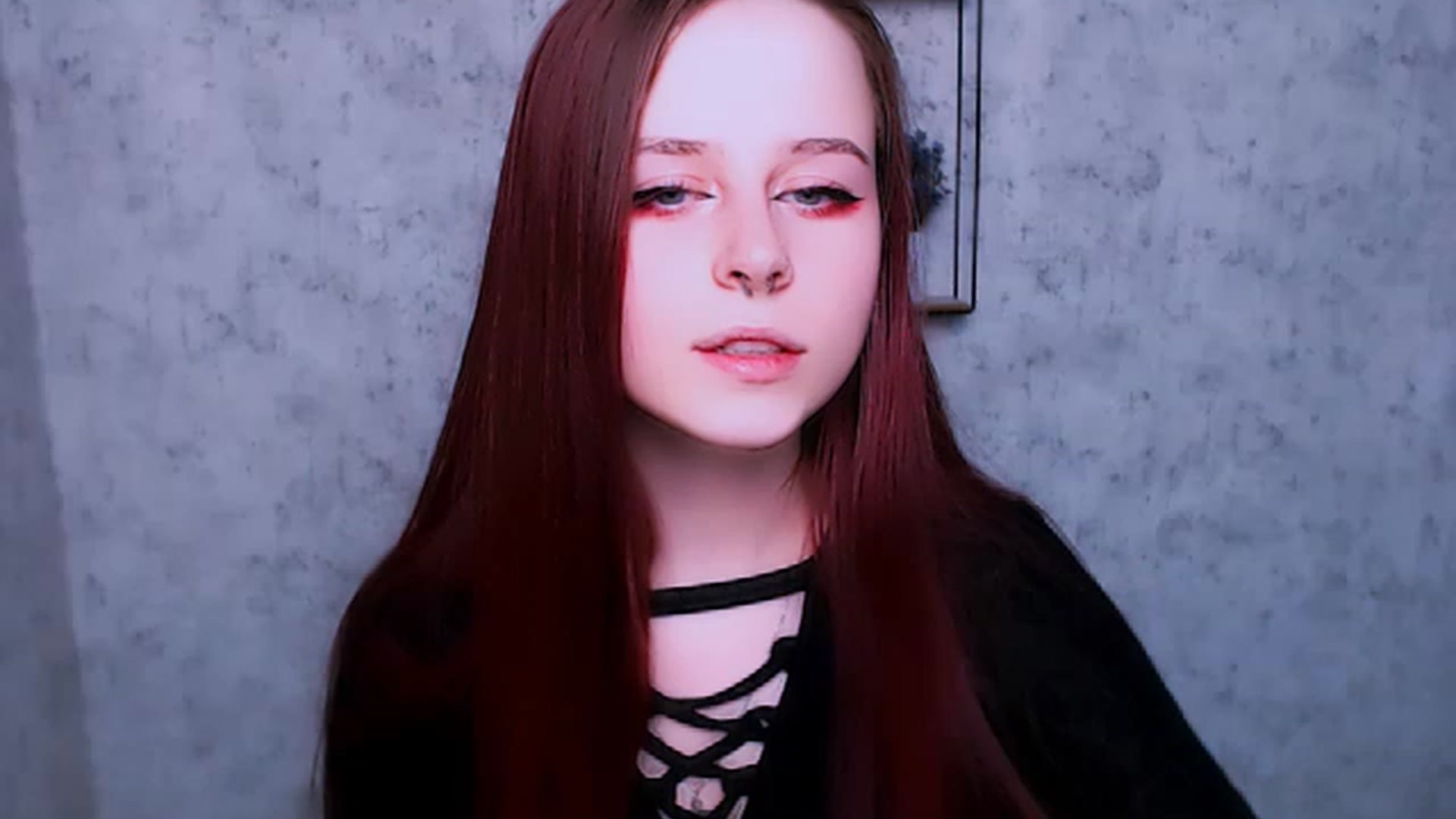 Gallery image thumbnail from SaraLipss_'s myfreecams stream on, 04/02/2023, 24:42 image 17 of 20