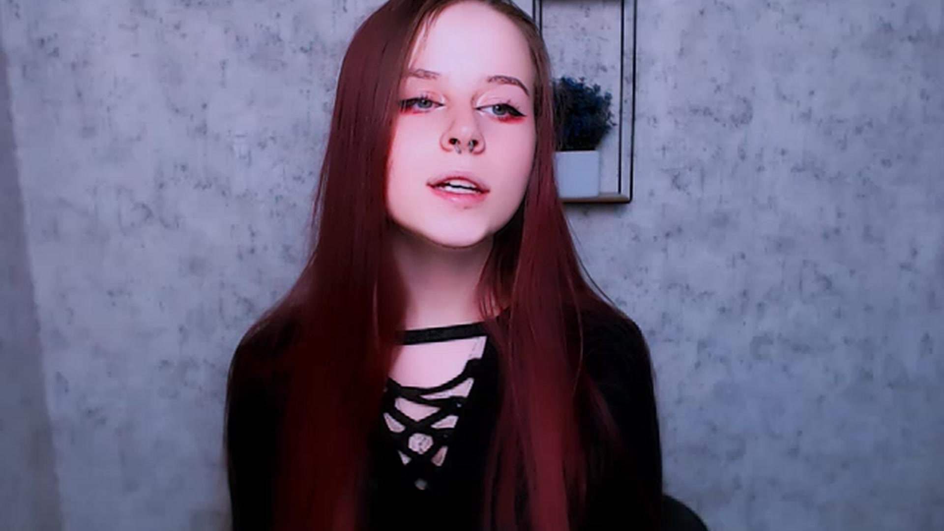 Gallery image thumbnail from SaraLipss_'s myfreecams stream on, 04/02/2023, 24:42 image 13 of 20