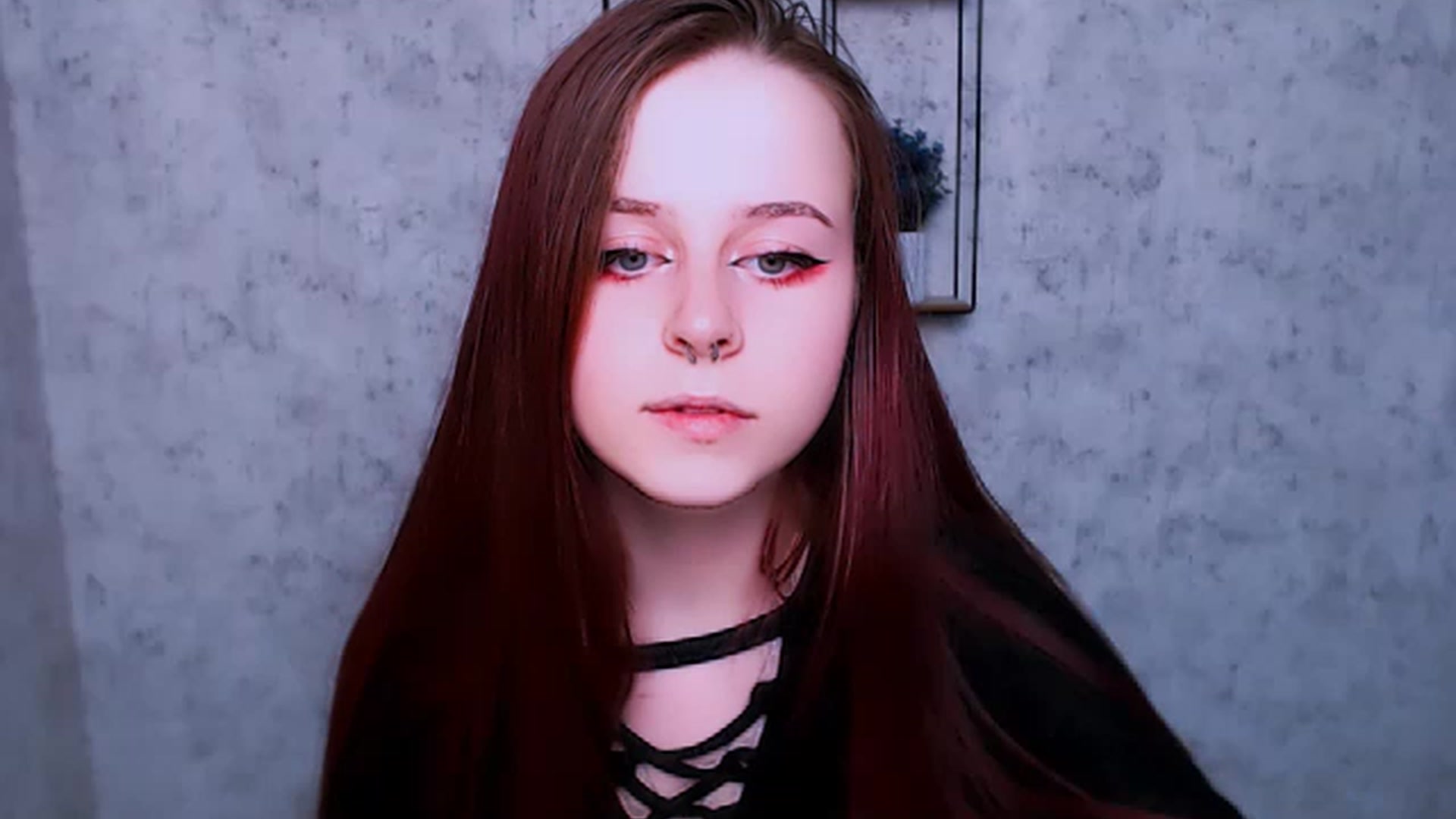 Gallery image thumbnail from SaraLipss_'s myfreecams stream on, 04/02/2023, 24:42 image 4 of 20