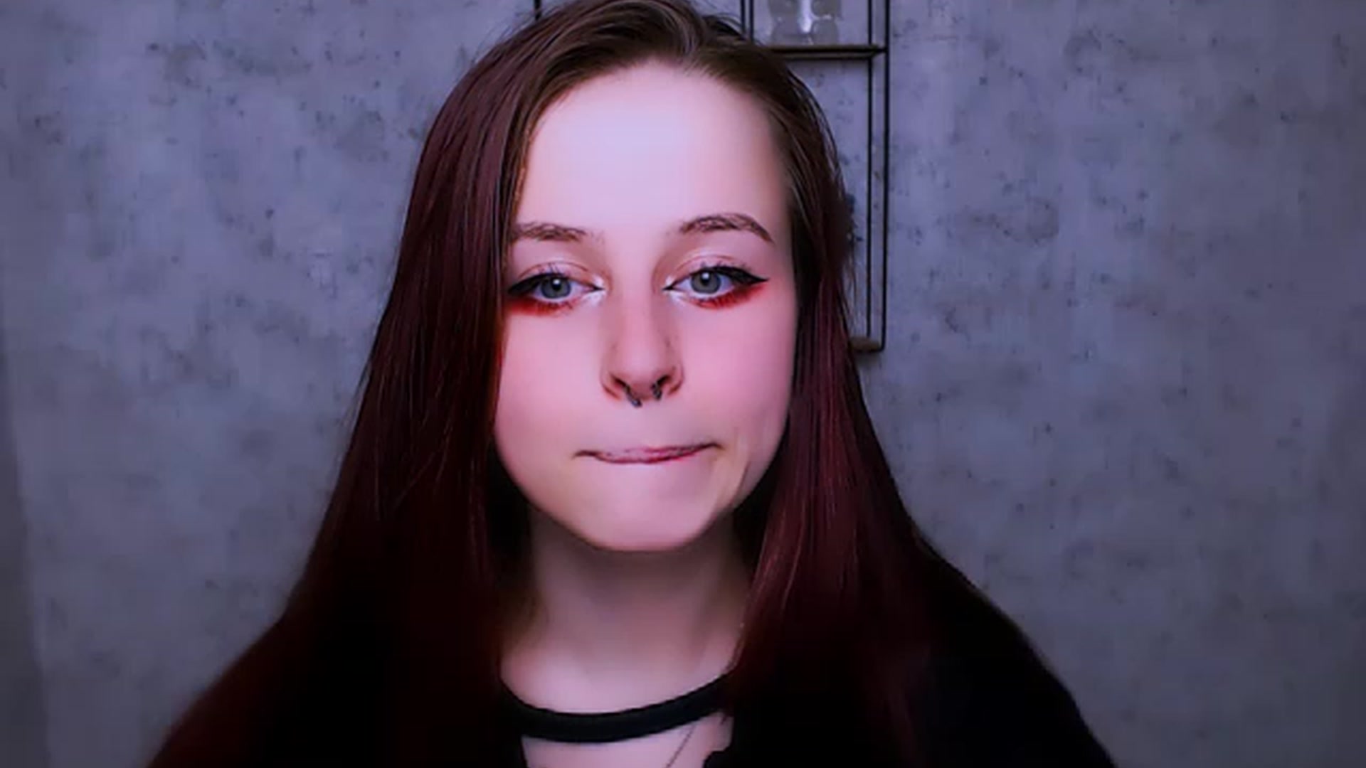 Gallery image thumbnail from SaraLipss_'s myfreecams stream on, 04/02/2023, 22:59 image 8 of 20