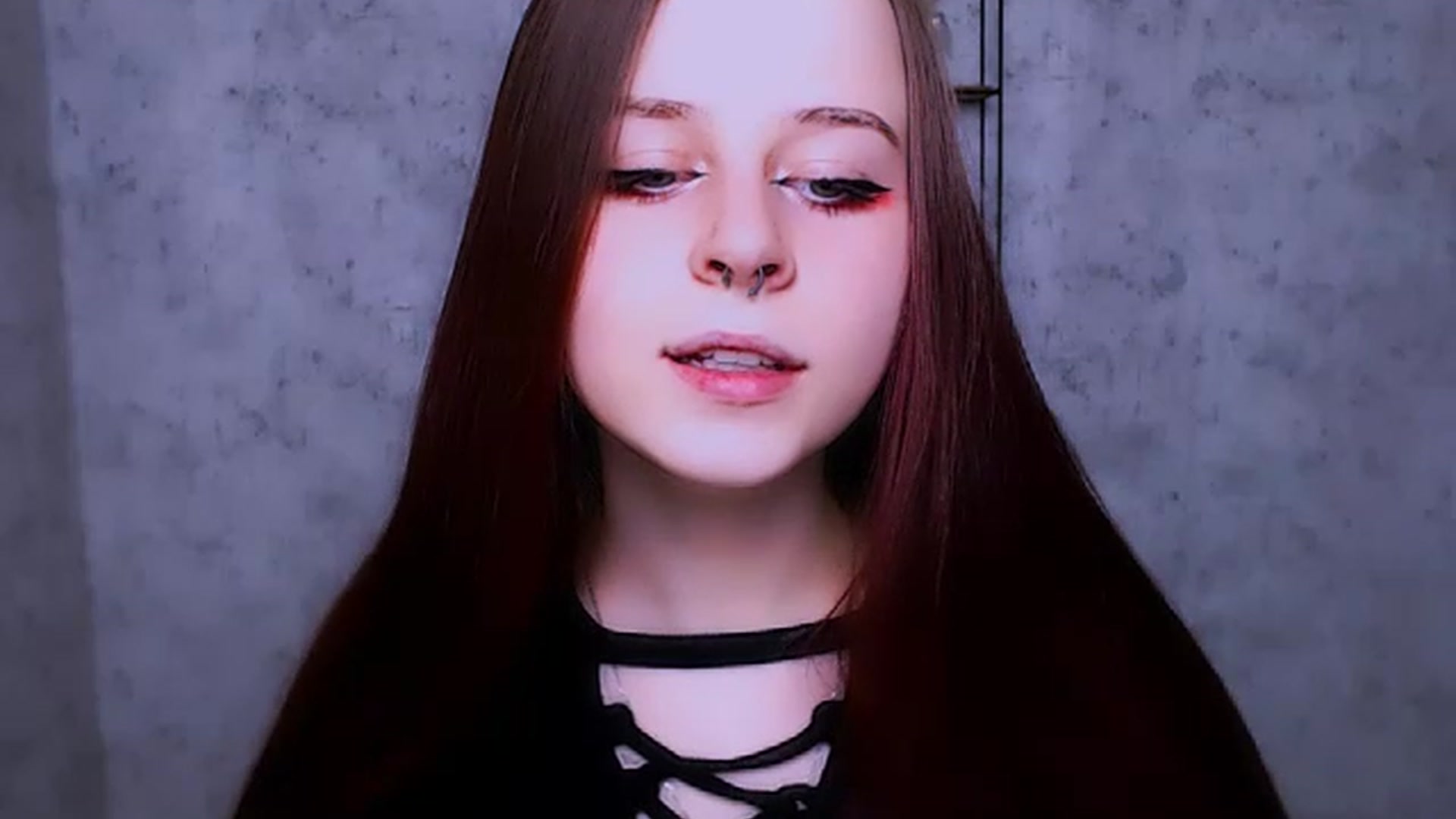 Gallery image thumbnail from SaraLipss_'s myfreecams stream on, 04/03/2023, 19:21 image 19 of 20