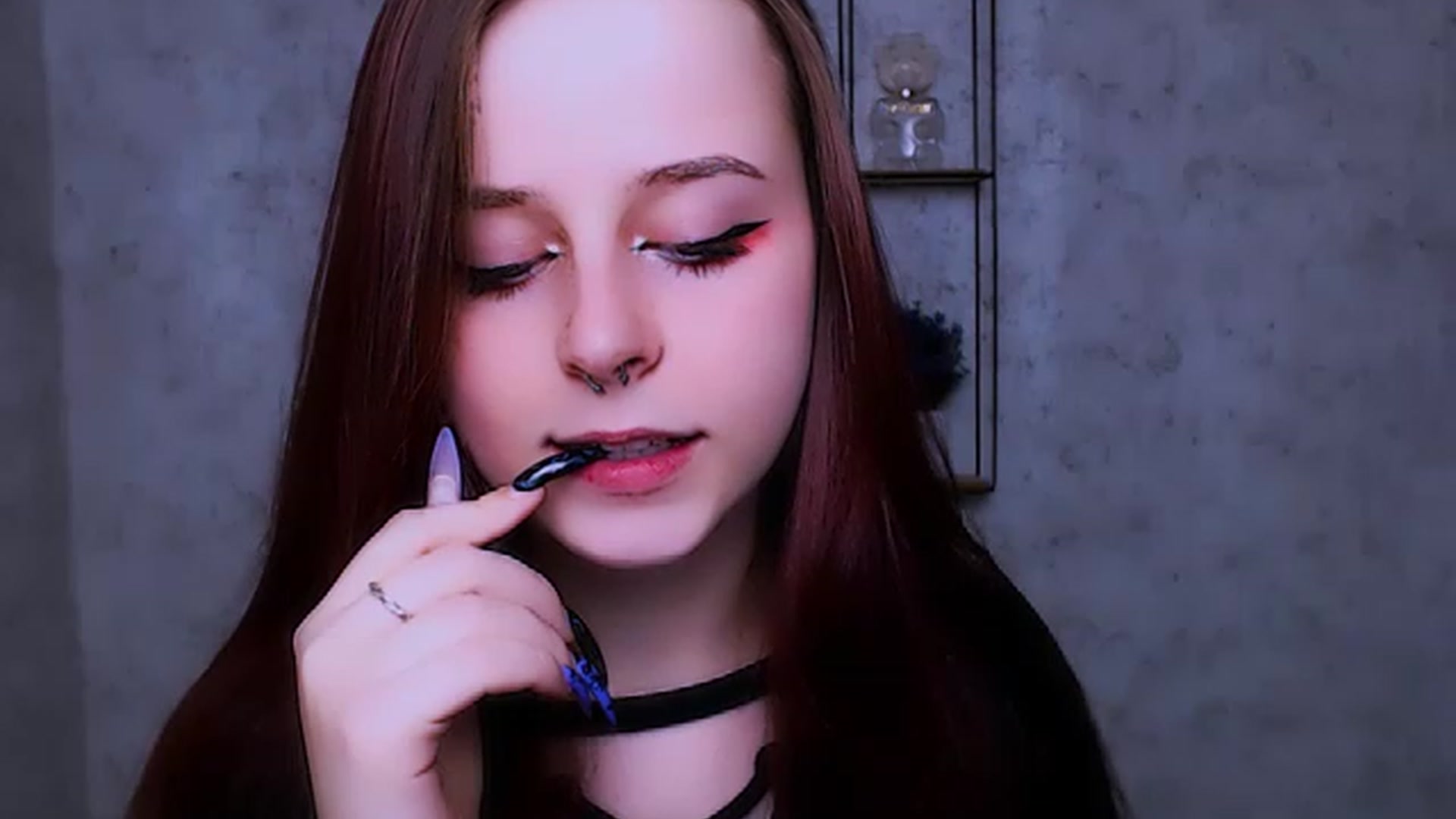 Gallery image thumbnail from SaraLipss_'s myfreecams stream on, 04/03/2023, 22:19 image 10 of 20