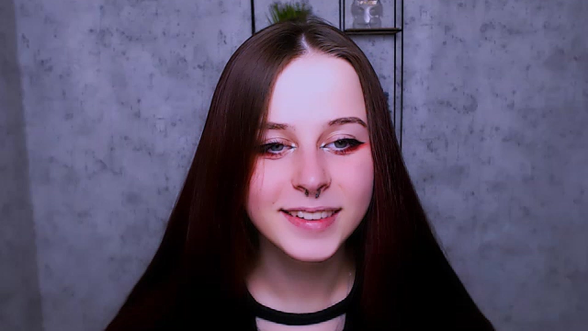 Gallery image thumbnail from SaraLipss_'s myfreecams stream on, 04/04/2023, 24:36 image 5 of 20