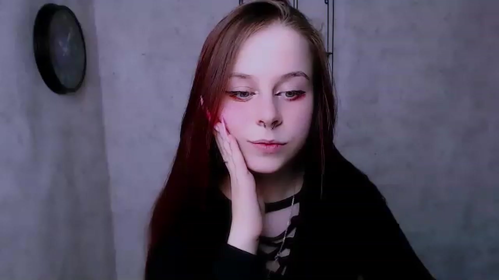 Gallery image thumbnail from SaraLipss_'s myfreecams stream on, 04/10/2023, 18:41 image 1 of 20