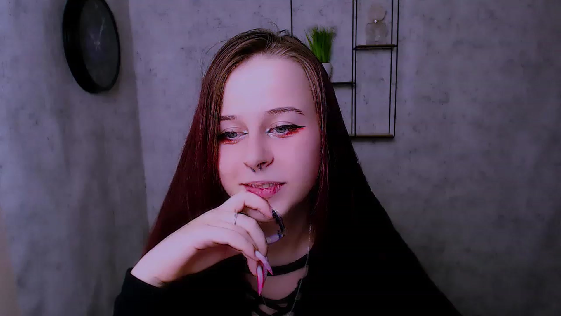 Gallery image thumbnail from SaraLipss_'s myfreecams stream on, 04/11/2023, 16:23 image 7 of 20