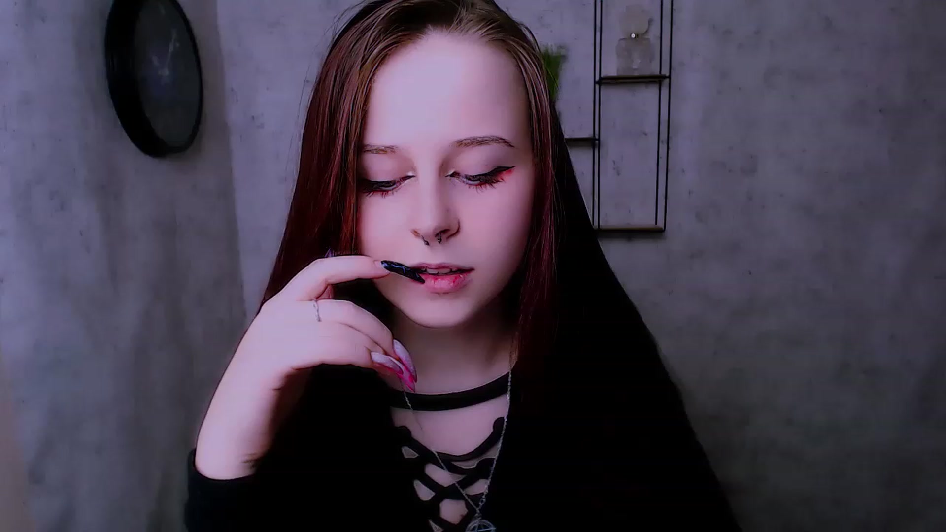 Gallery image thumbnail from SaraLipss_'s myfreecams stream on, 04/11/2023, 16:23 image 5 of 20