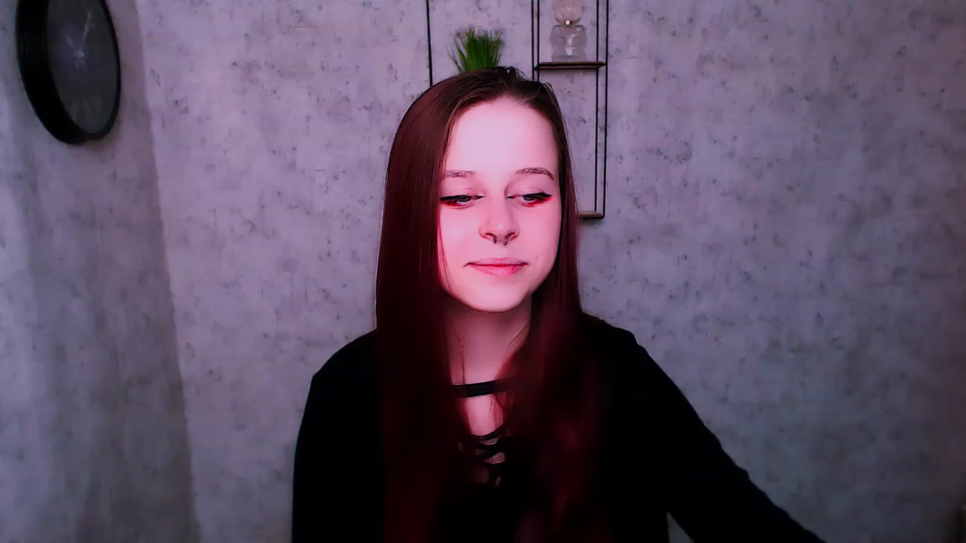 Gallery image thumbnail from SaraLipss_'s myfreecams stream on, 04/18/2023, 24:32 image 5 of 20