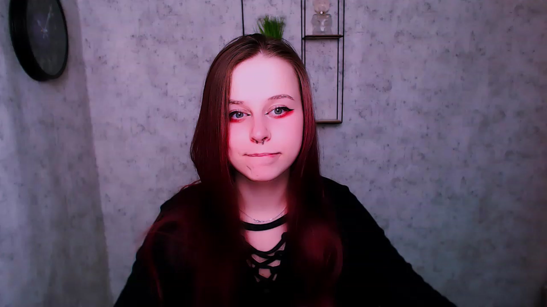 Gallery image thumbnail from SaraLipss_'s myfreecams stream on, 04/18/2023, 24:32 image 18 of 20