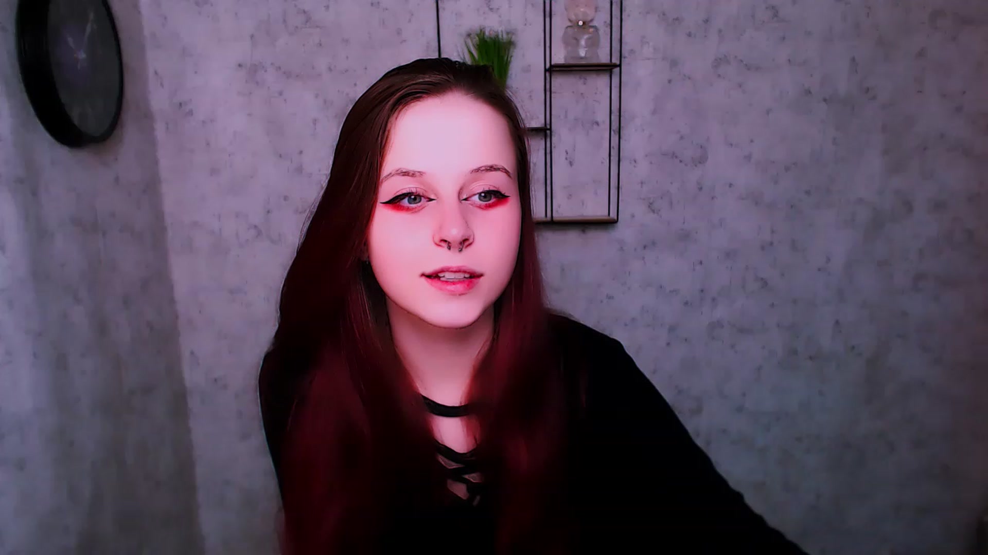 Gallery image thumbnail from SaraLipss_'s myfreecams stream on, 04/18/2023, 24:32 image 3 of 20