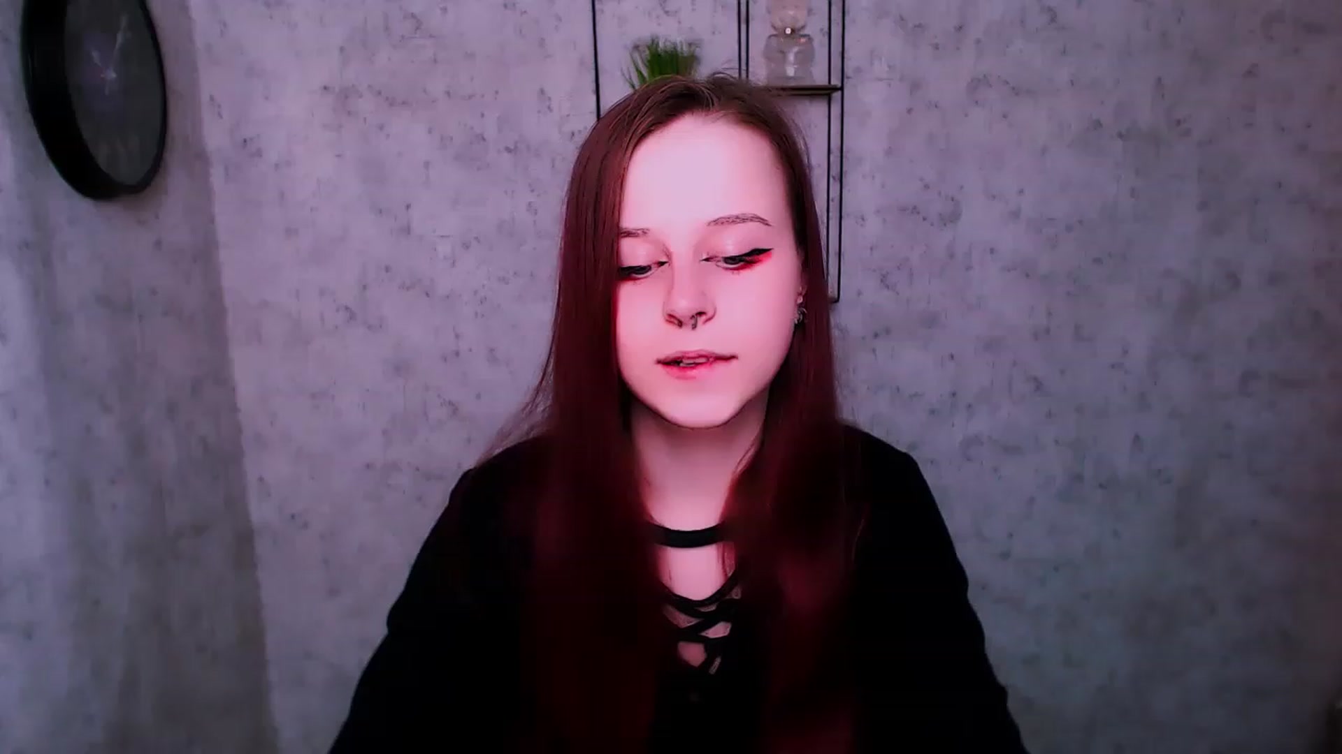 Gallery image thumbnail from SaraLipss_'s myfreecams stream on, 04/18/2023, 24:32 image 2 of 20