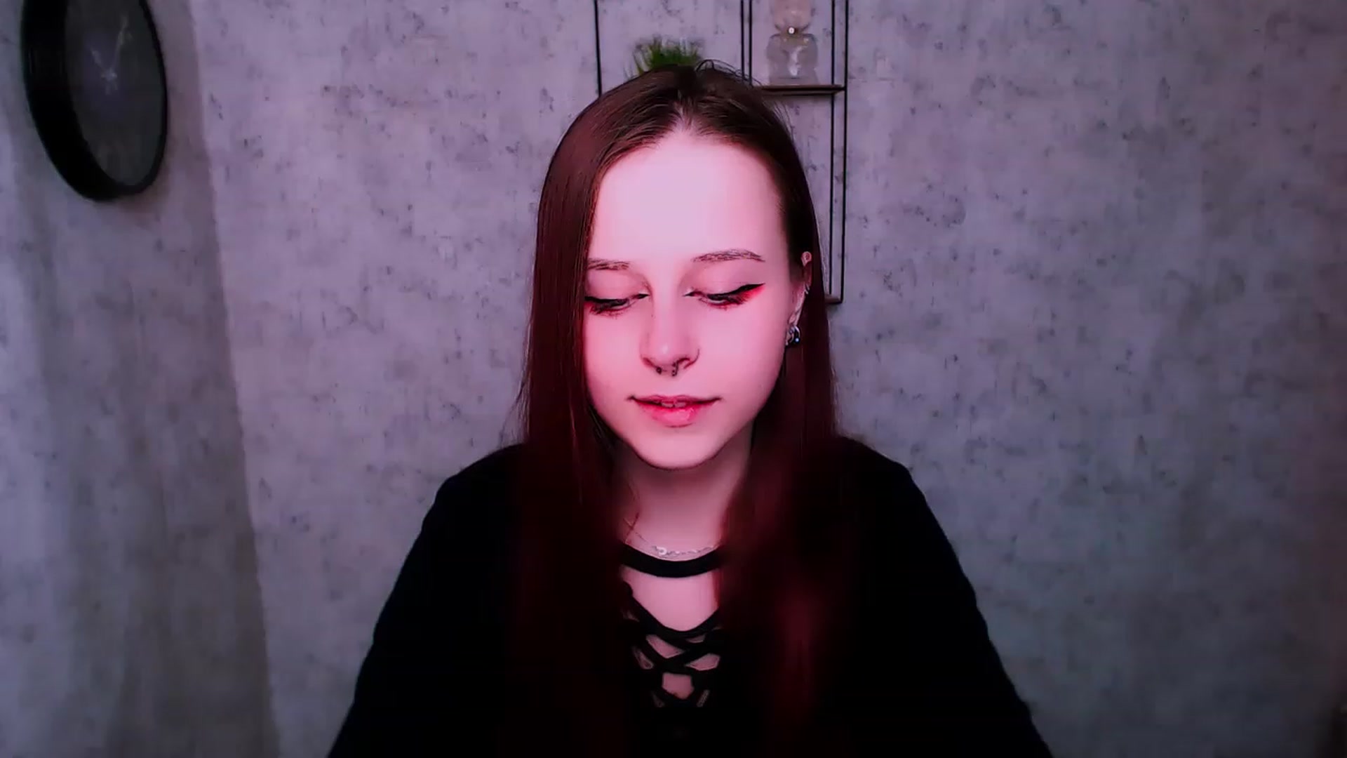 Gallery image thumbnail from SaraLipss_'s myfreecams stream on, 04/18/2023, 24:32 image 9 of 20