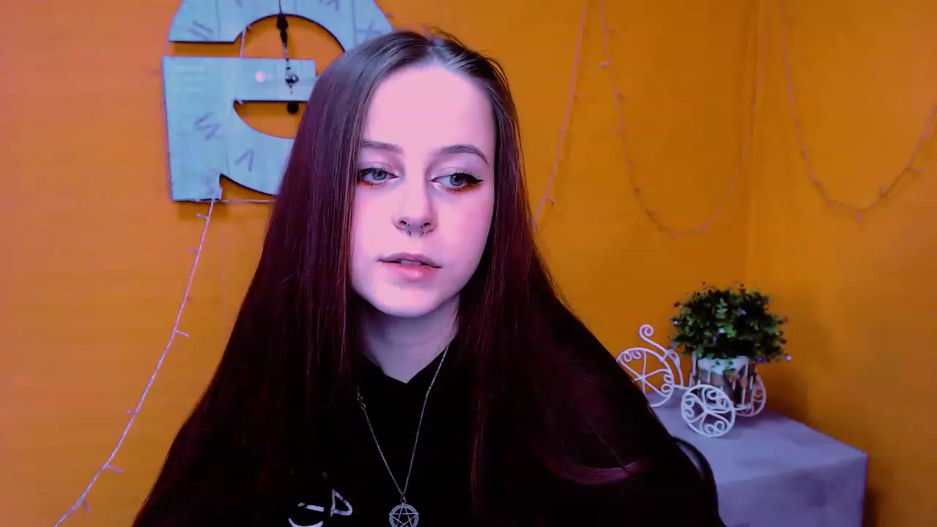 Gallery image thumbnail from SaraLipss_'s myfreecams stream on, 04/30/2023, 14:45 image 8 of 20