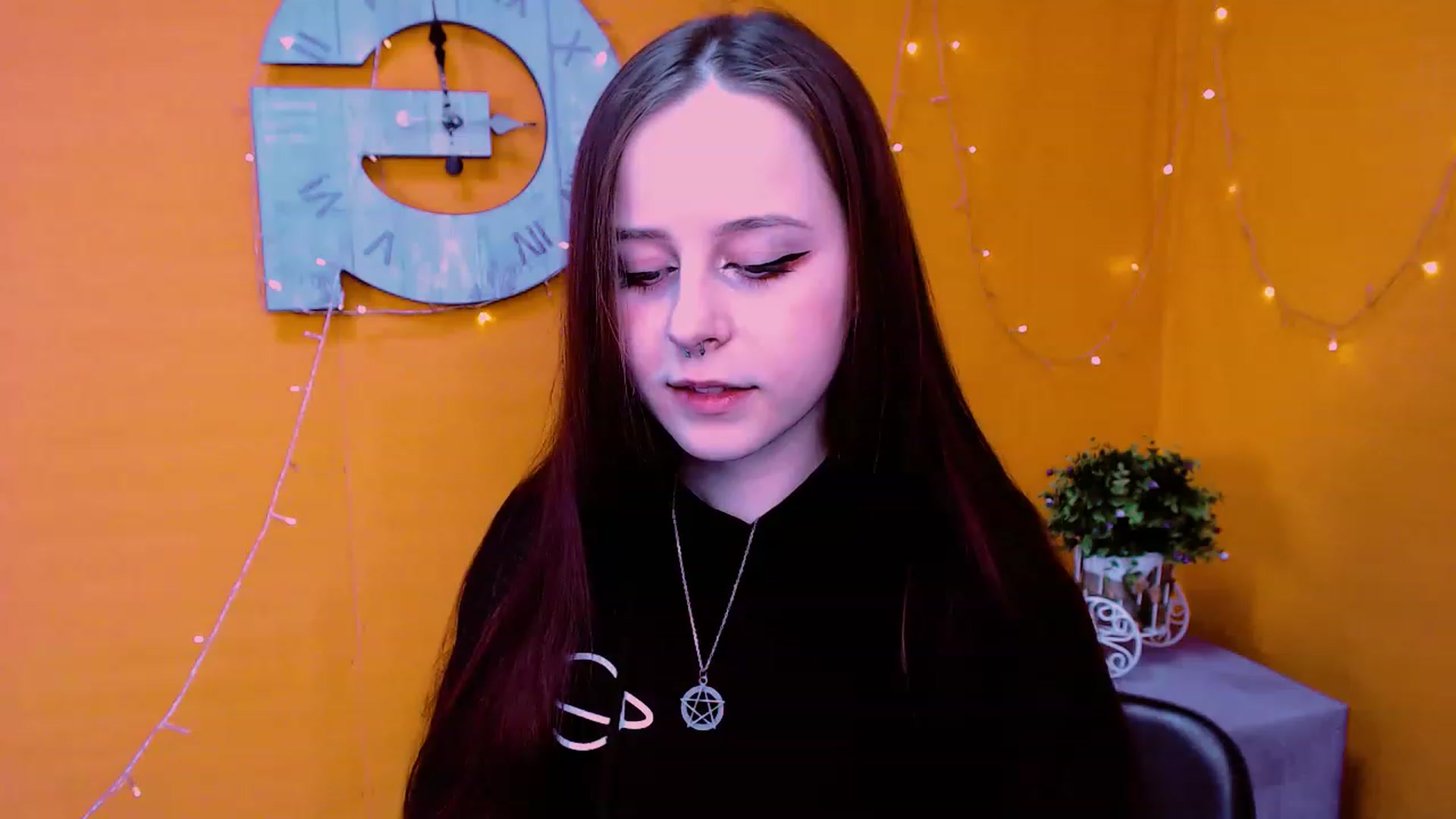 Gallery image thumbnail from SaraLipss_'s myfreecams stream on, 04/30/2023, 14:45 image 18 of 20