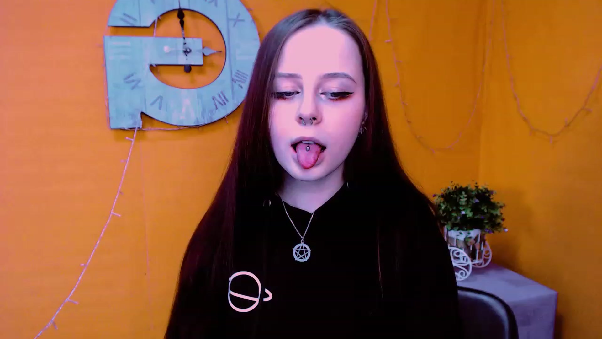 Gallery image thumbnail from SaraLipss_'s myfreecams stream on, 04/30/2023, 14:45 image 15 of 20