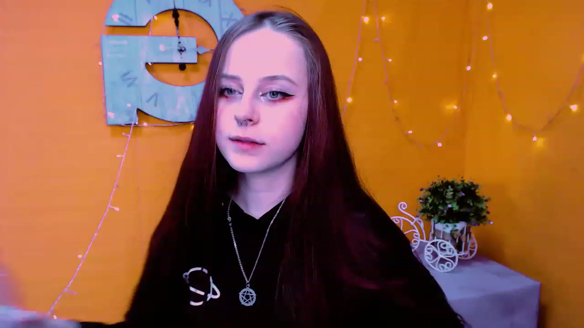 Gallery image thumbnail from SaraLipss_'s myfreecams stream on, 04/30/2023, 14:45 image 9 of 20