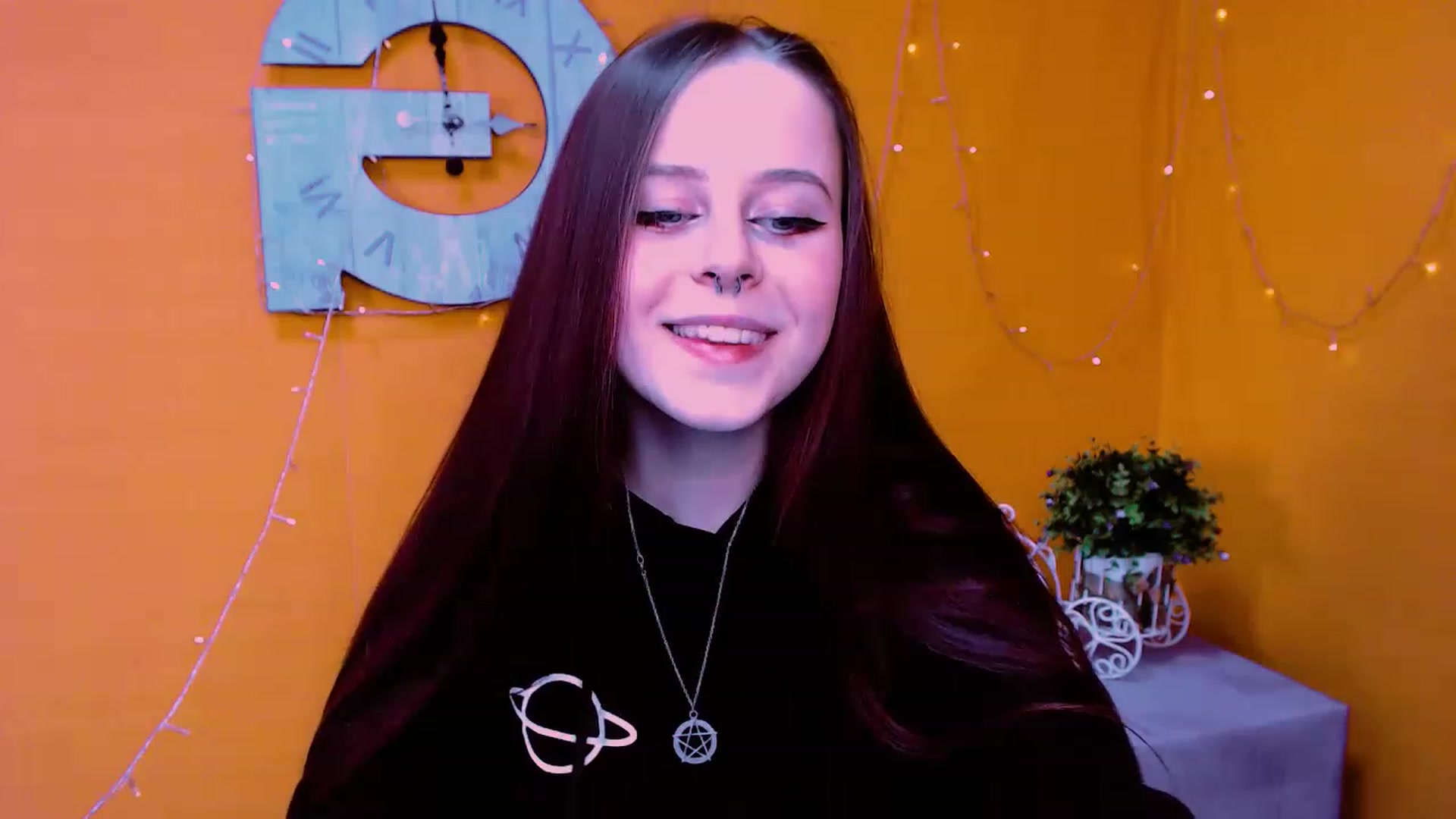 Gallery image thumbnail from SaraLipss_'s myfreecams stream on, 04/30/2023, 14:45 image 2 of 20