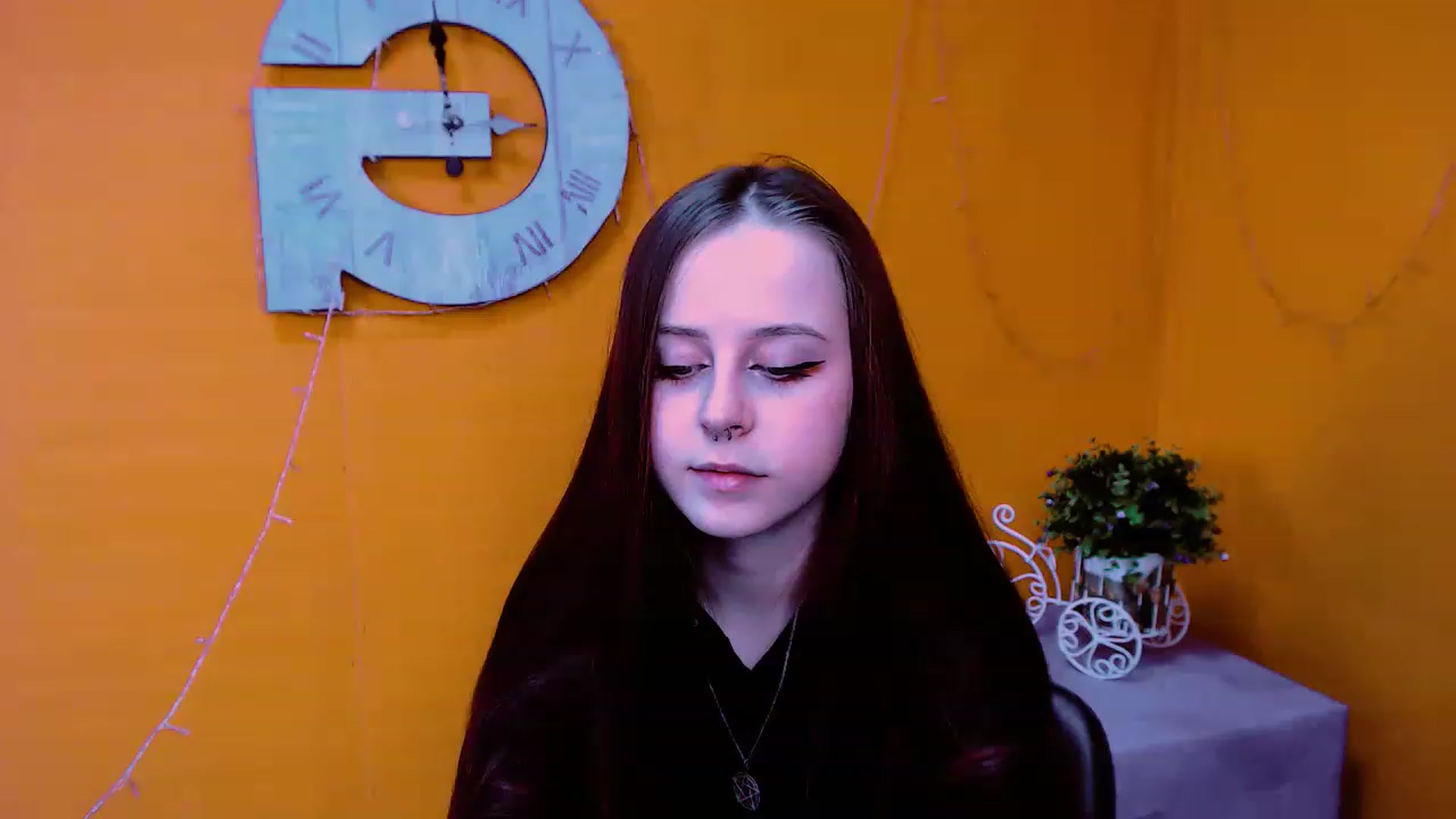 Gallery image thumbnail from SaraLipss_'s myfreecams stream on, 04/30/2023, 14:45 image 13 of 20