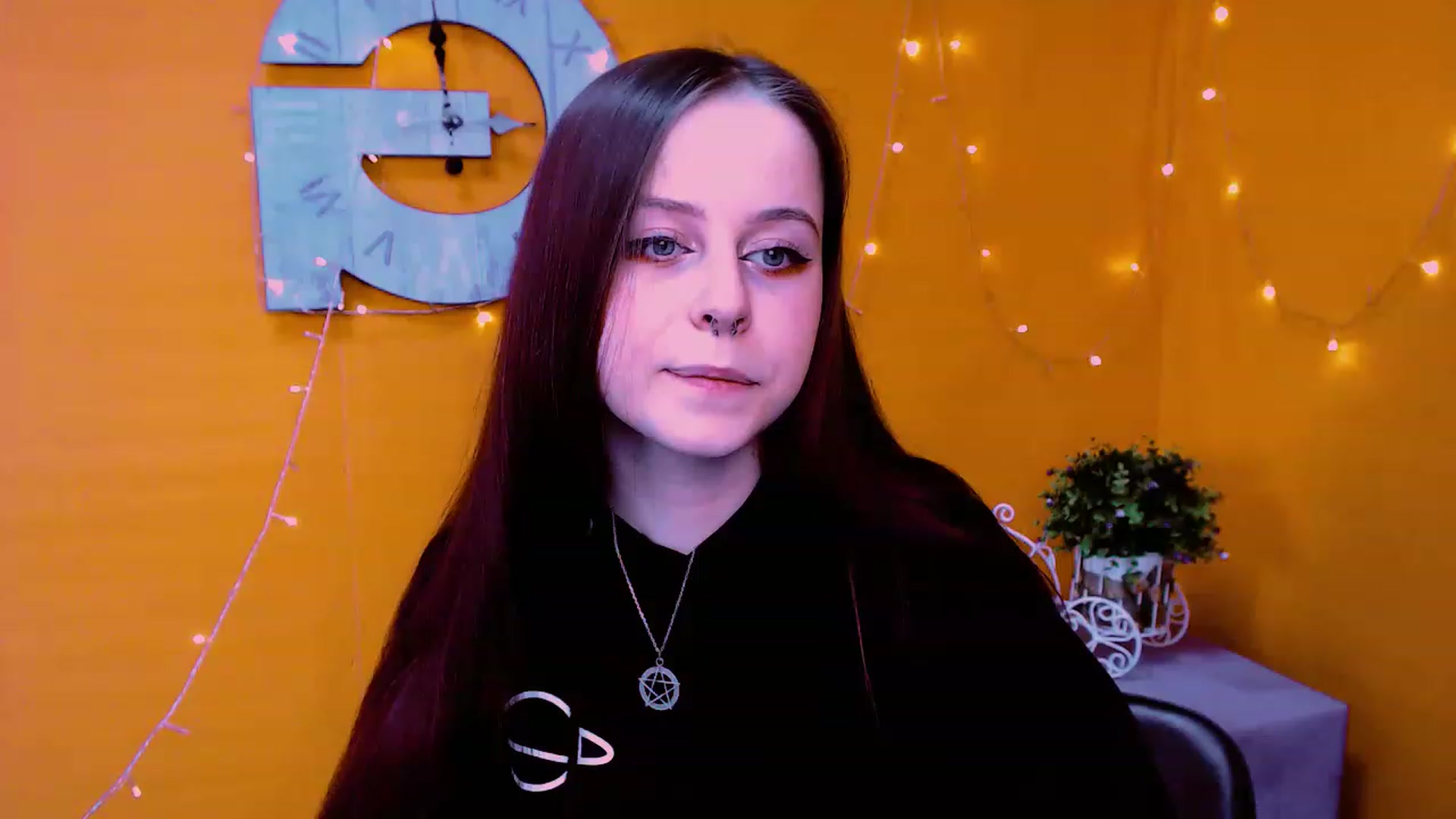 Gallery image thumbnail from SaraLipss_'s myfreecams stream on, 04/30/2023, 14:45 image 17 of 20